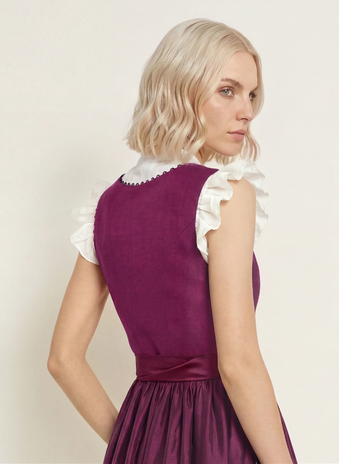 KINGA MATHE Dirndl MÜNCHEN avec lin: LILAS FONCÉ