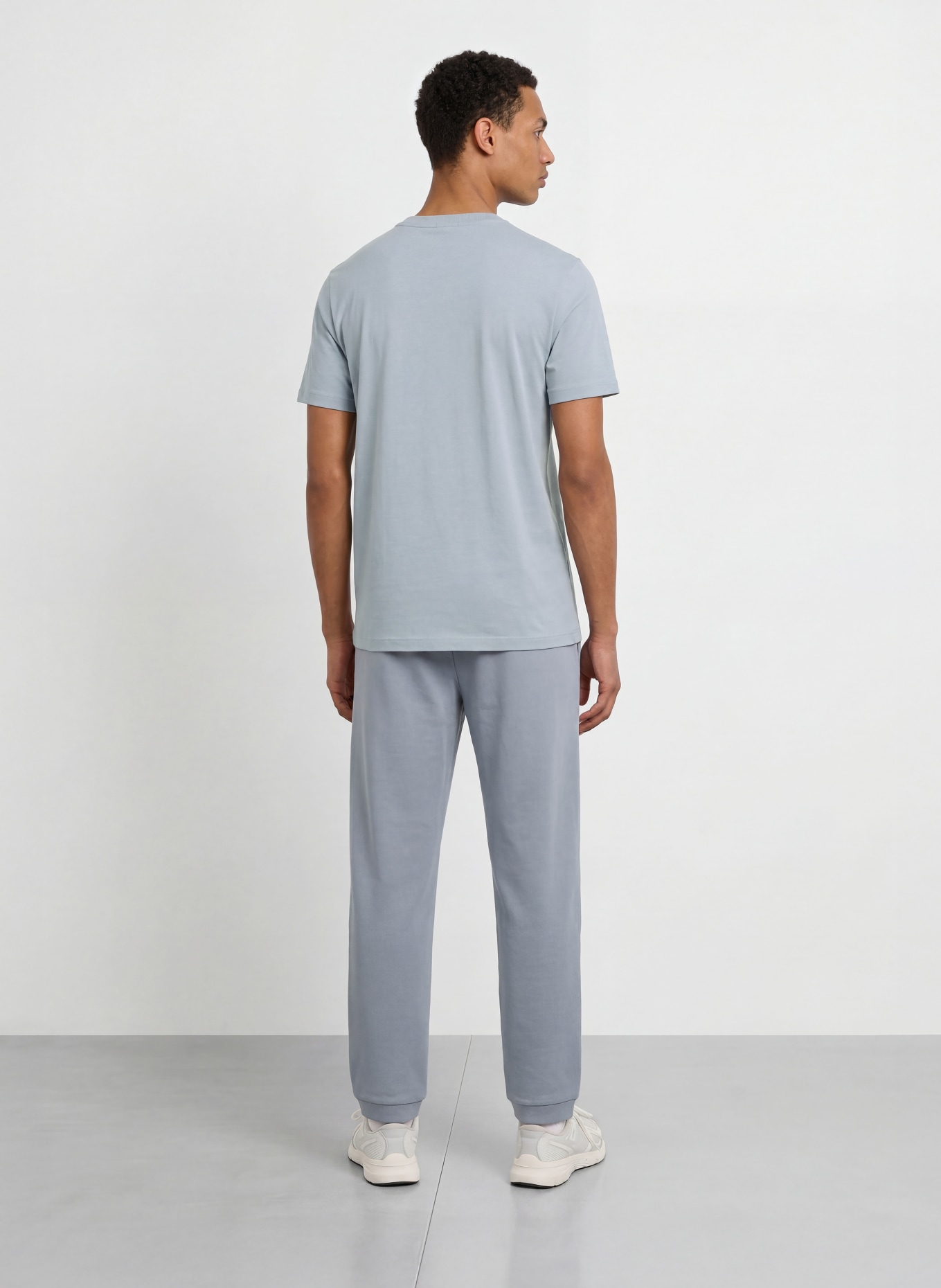 BOSS Tričko TEE: ČERNOŠEDÁ