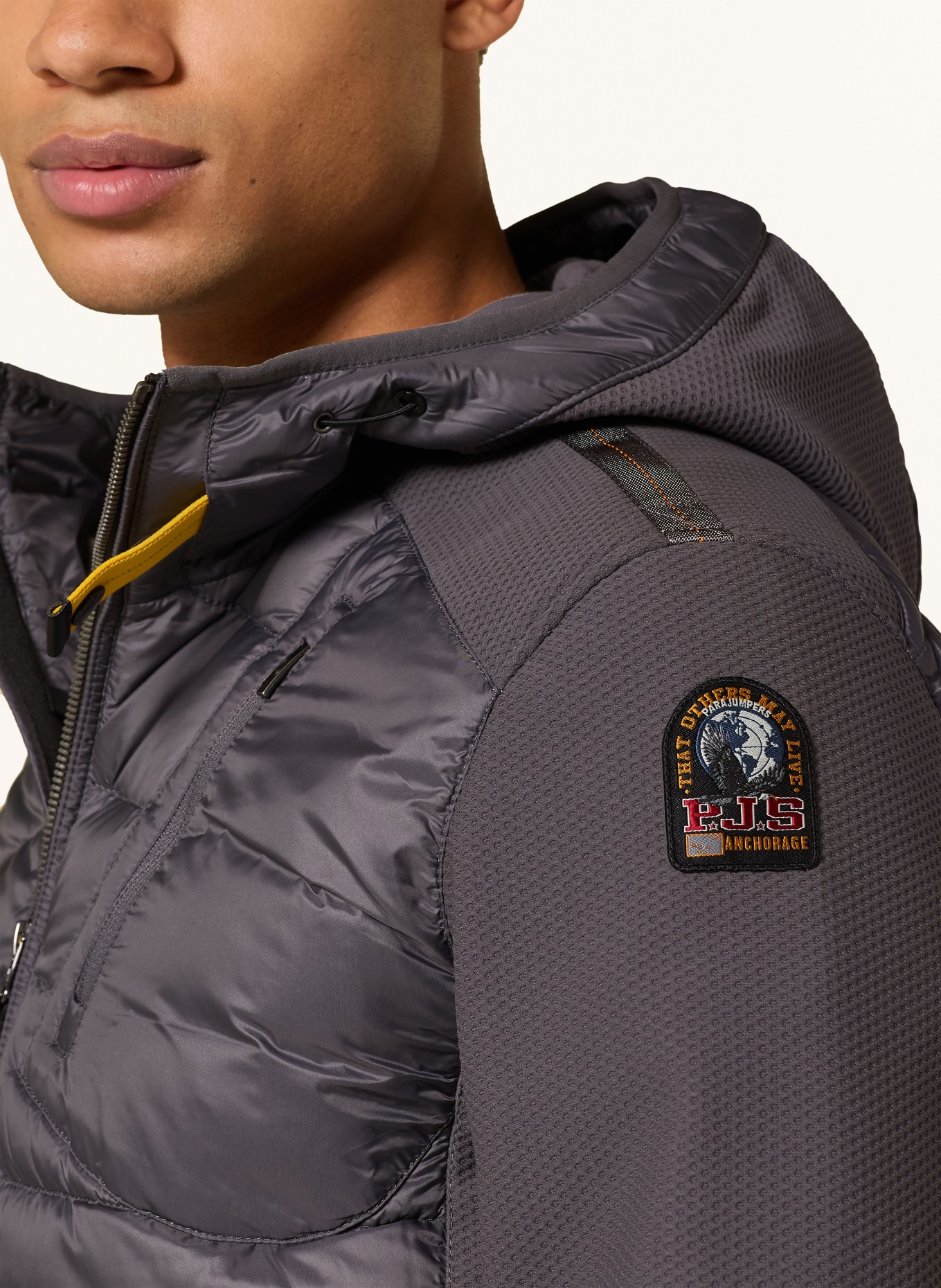 PARAJUMPERS Prošívaná bunda NOLAN: ŠEDÁ