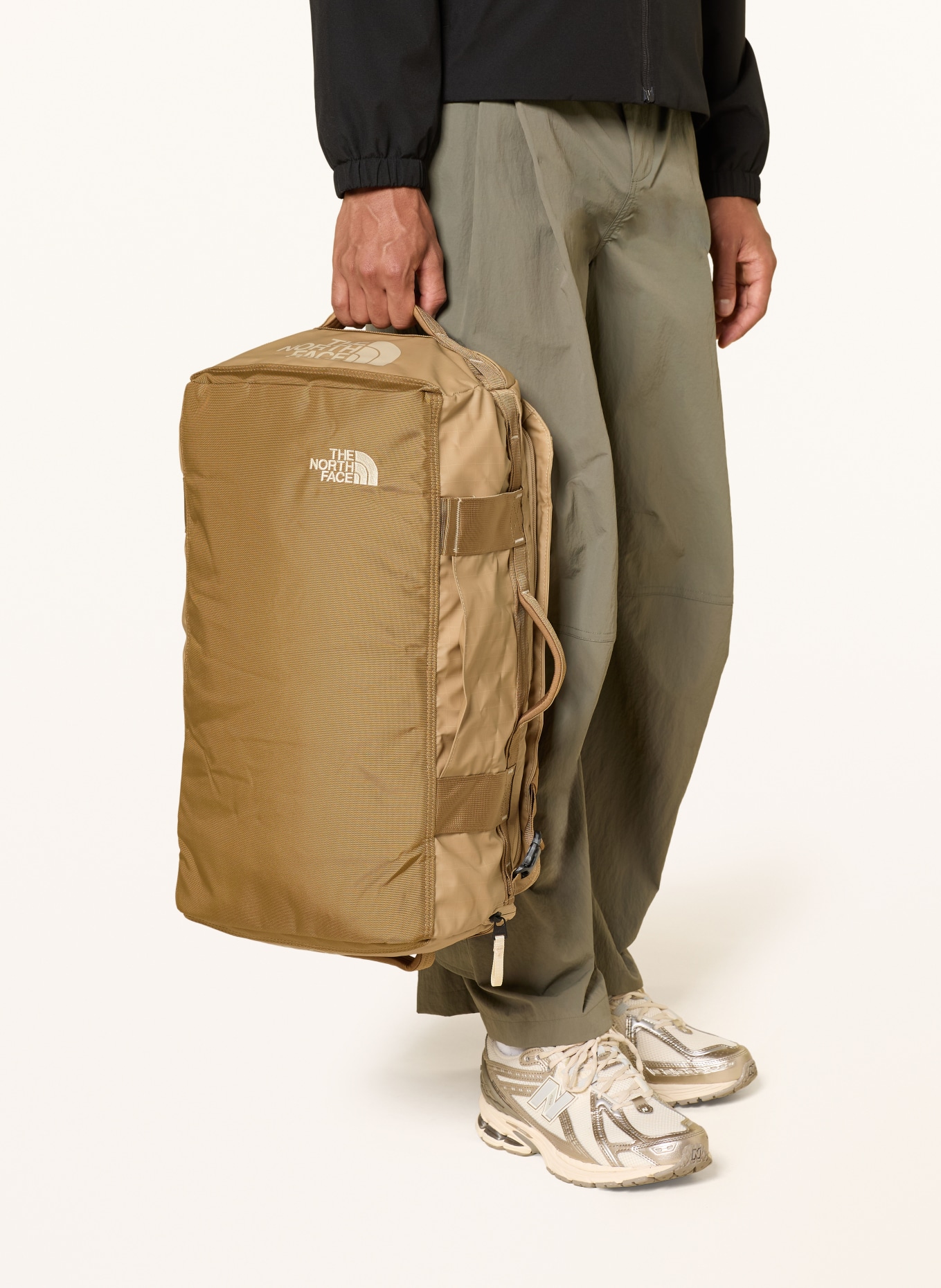 THE NORTH FACE Reistas BASE CAMP VOYAGER DUFFEL 32 l met laptopvak: KAKI