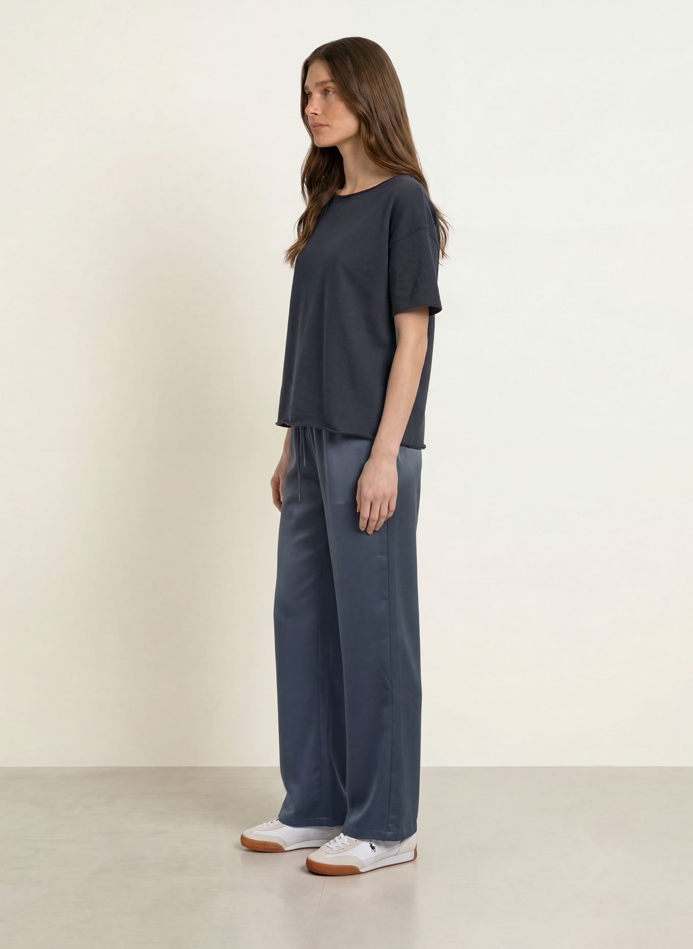 Juvia Sweatshirt KAYA: DONKERBLAUW