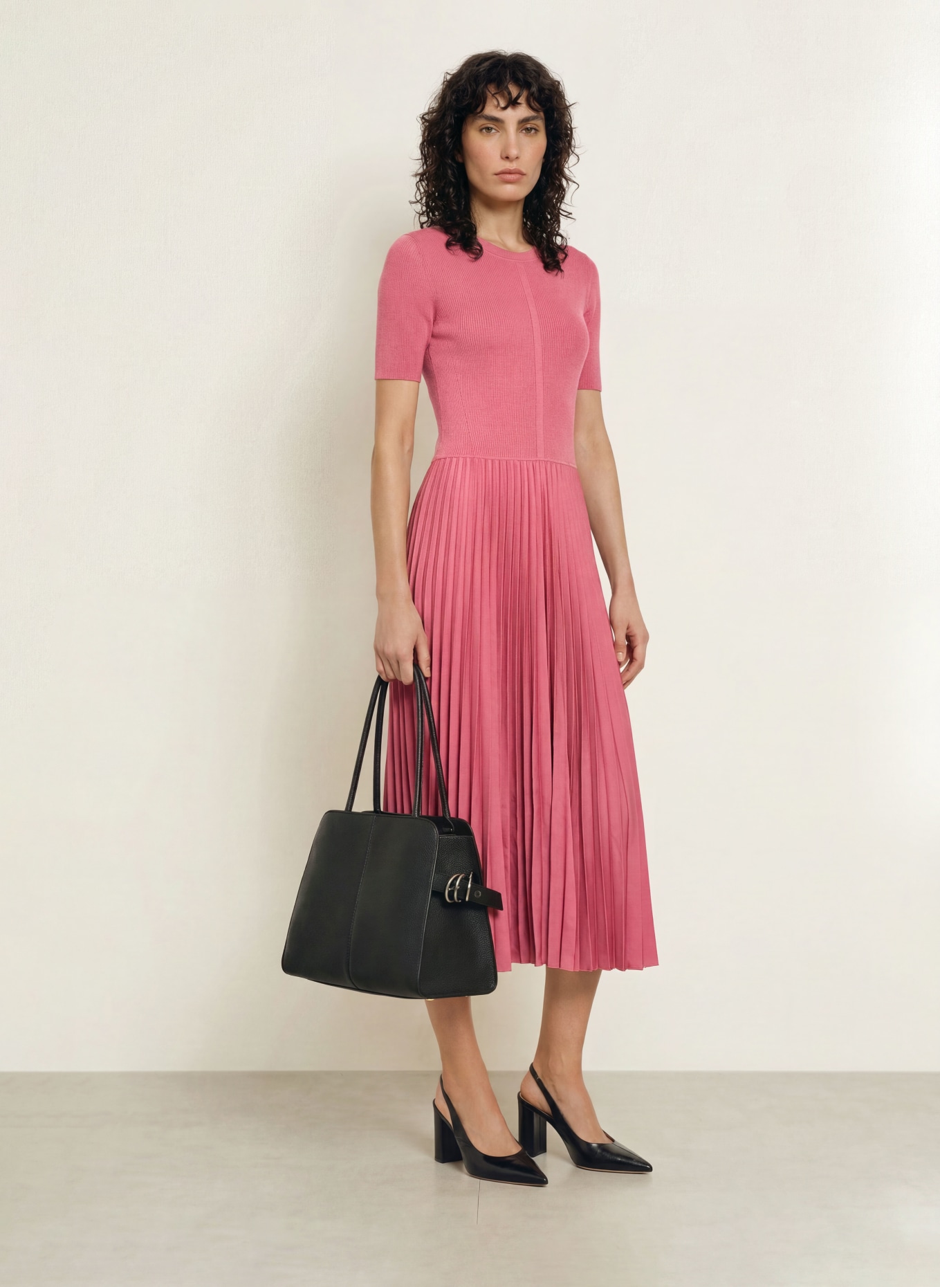 BOSS Kleid FADRIDI im Materialmix mit Plissees: ALTROSA