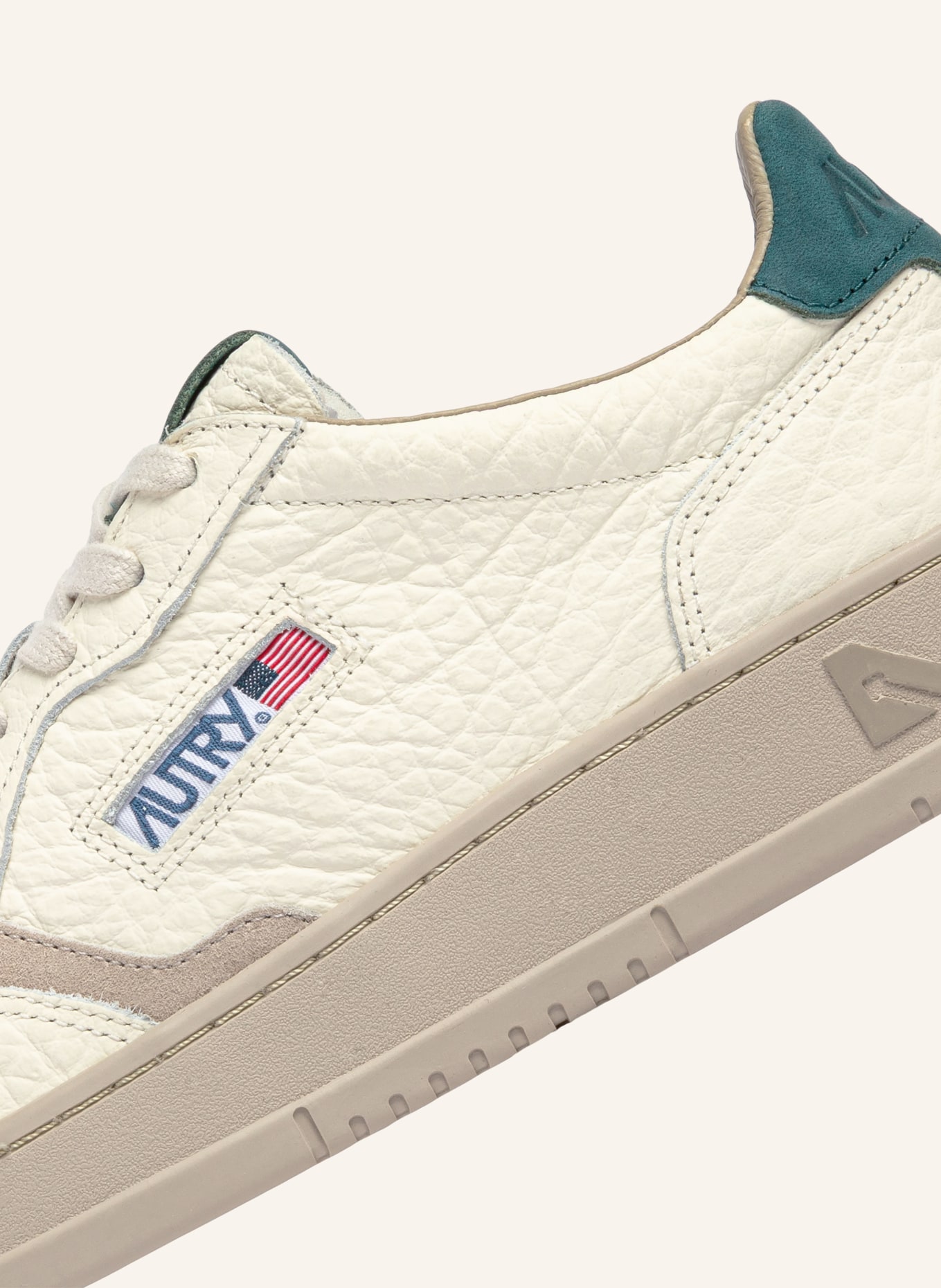 AUTRY Baskets MEDALIST LOW ELEPHANT: BLANC / BEIGE / GROEN