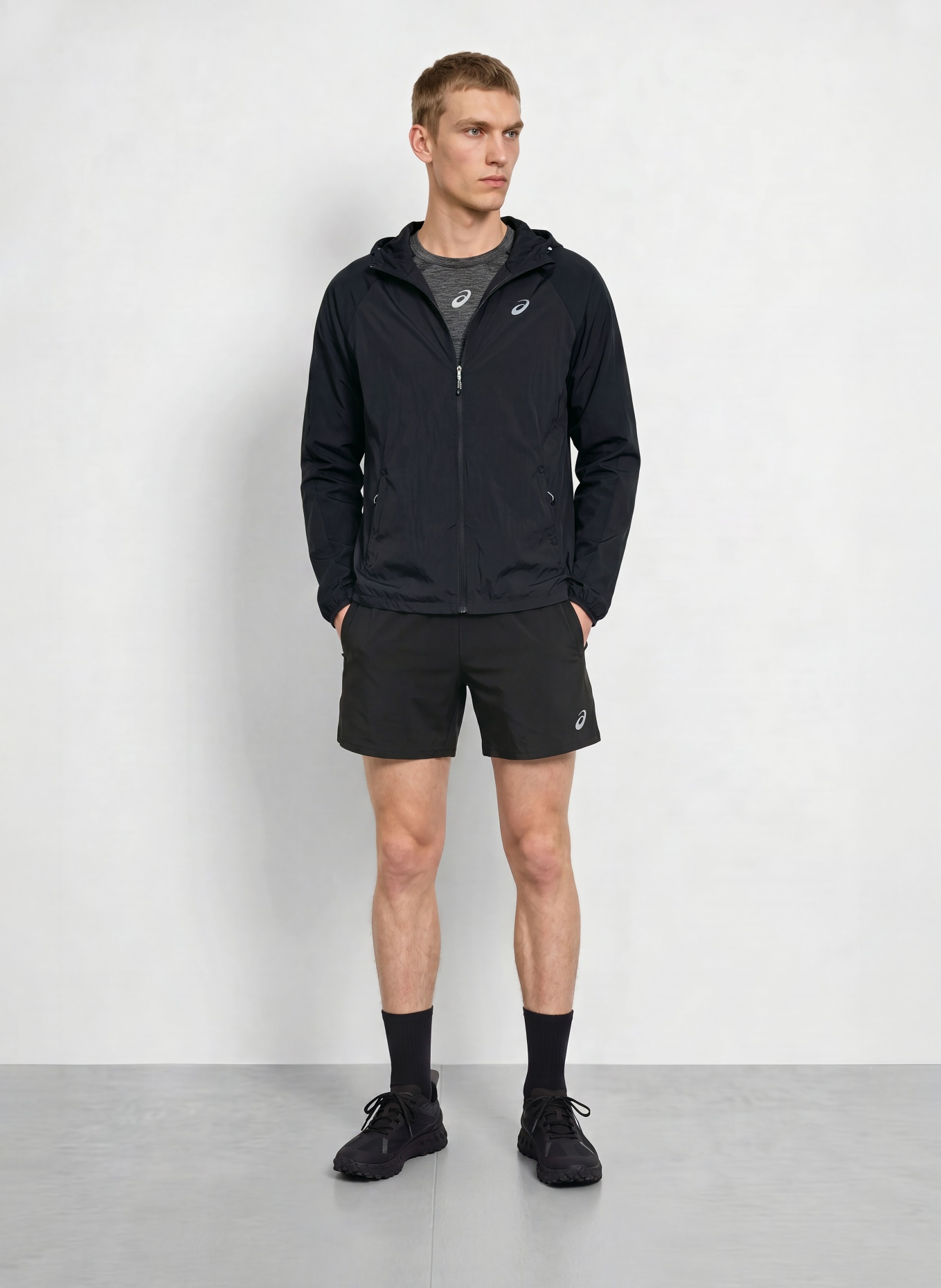 ASICS Laufjacke ROAD: SCHWARZ