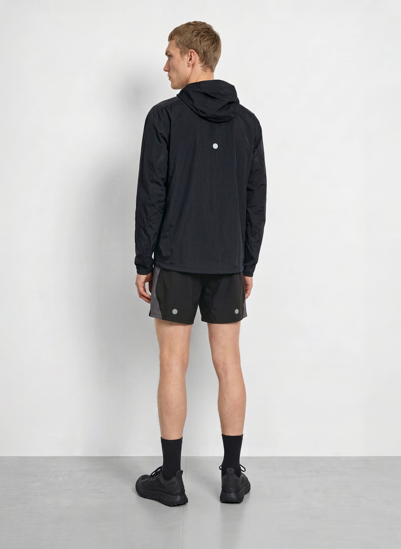 ASICS Laufjacke ROAD: SCHWARZ