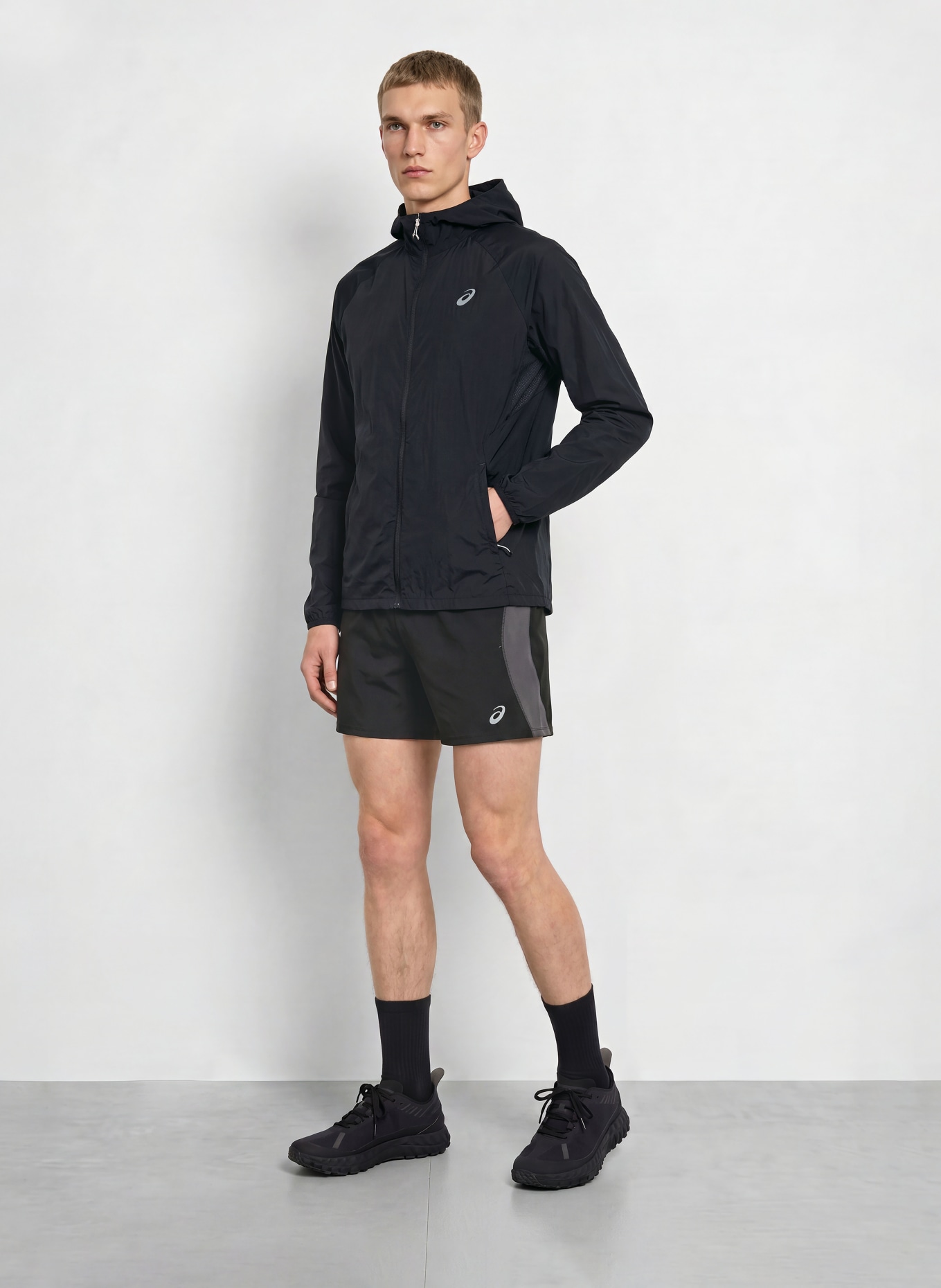 ASICS Laufjacke ROAD: SCHWARZ