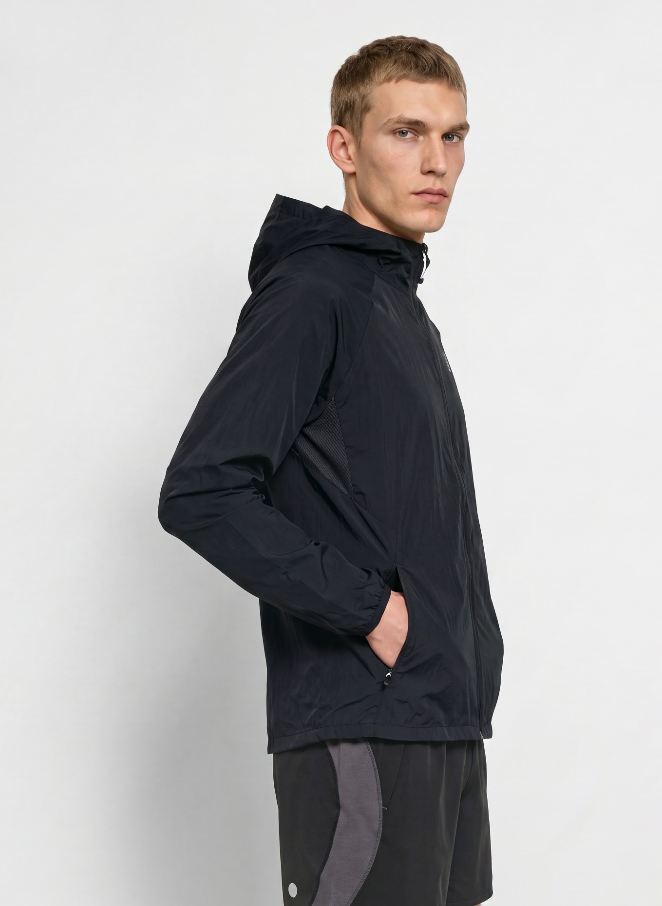 ASICS Laufjacke ROAD: SCHWARZ