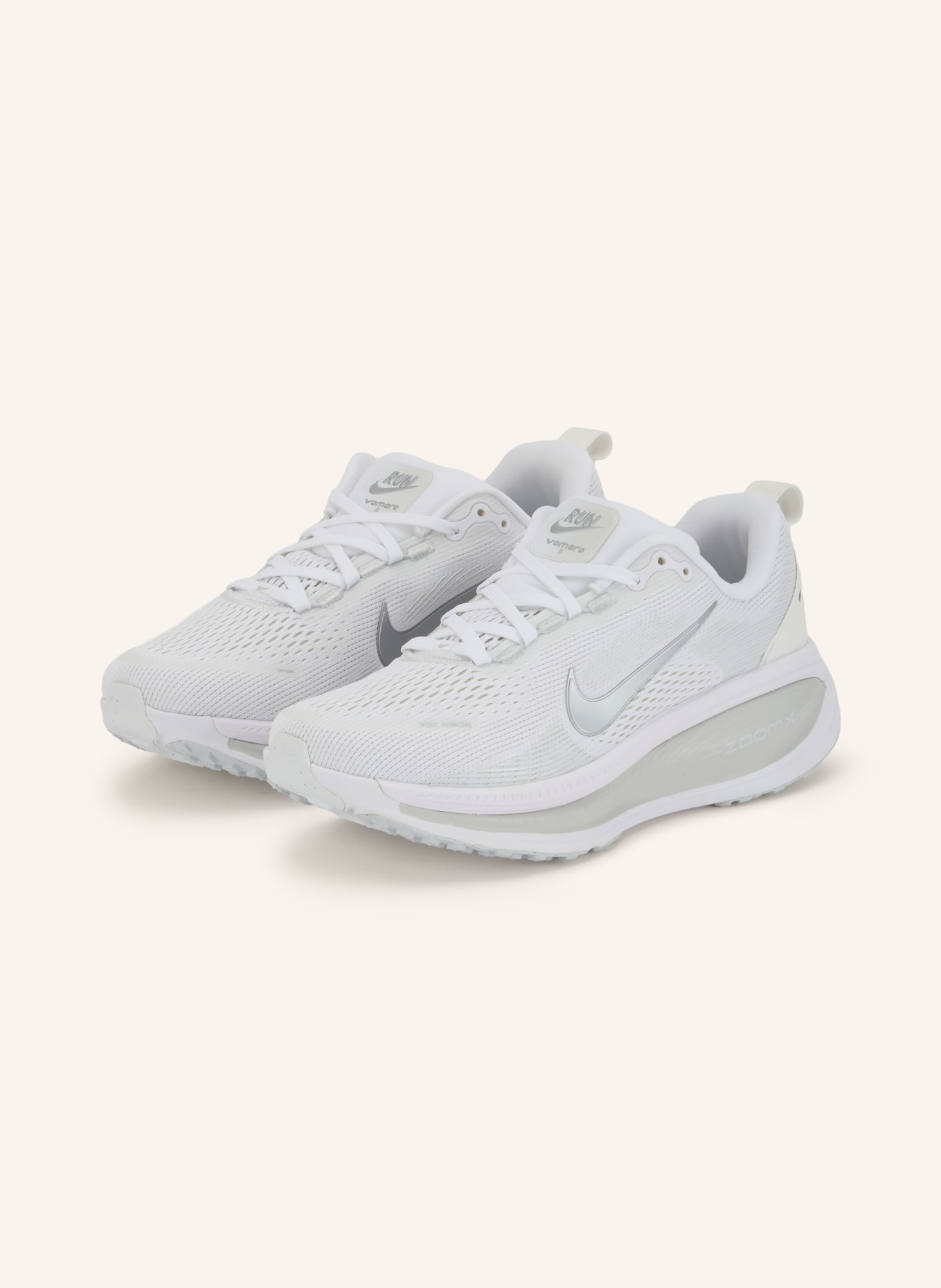 Nike Löparskor VOMERO 18: VIT / SILVER