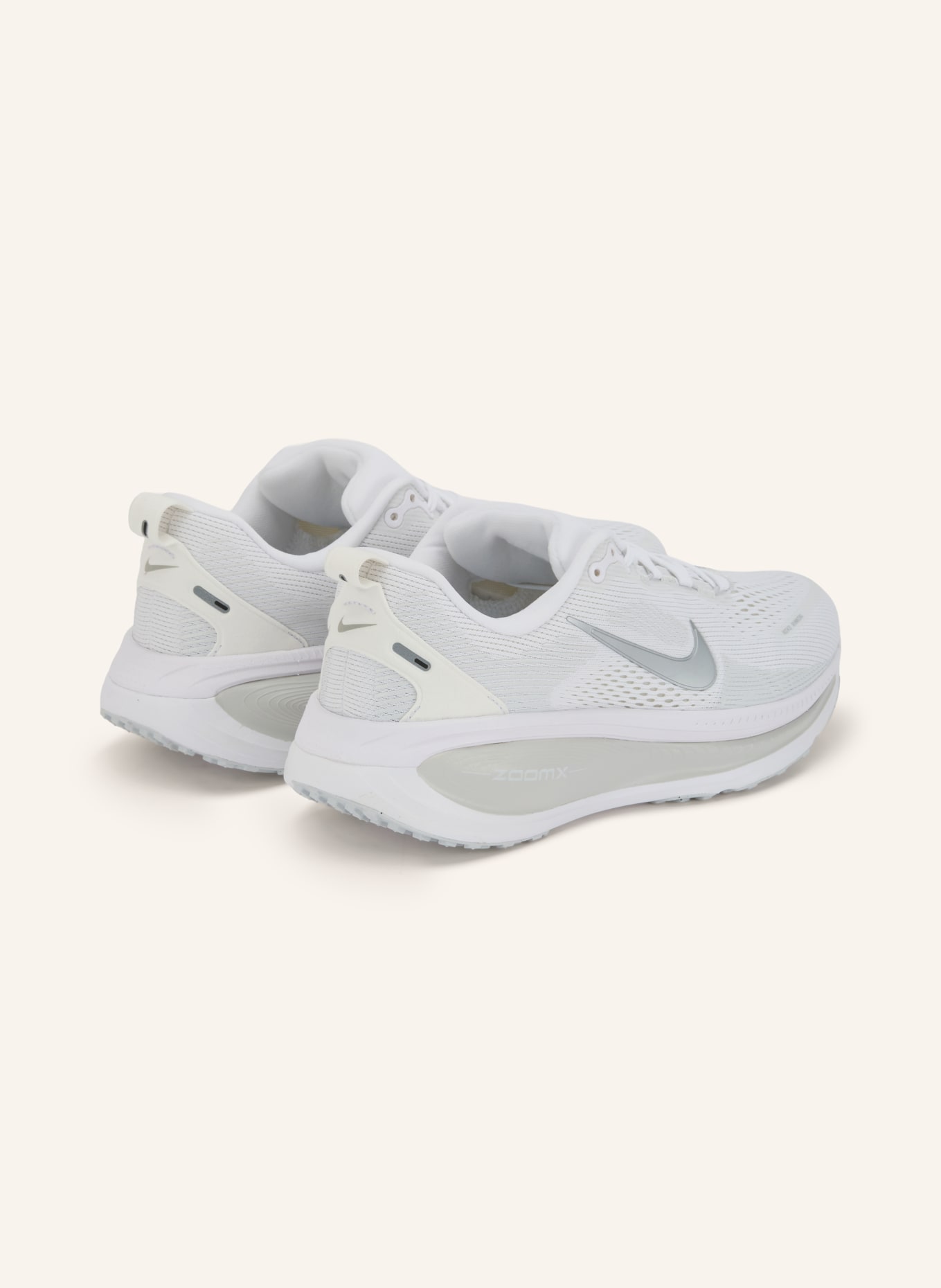 Nike Löparskor VOMERO 18: VIT / SILVER