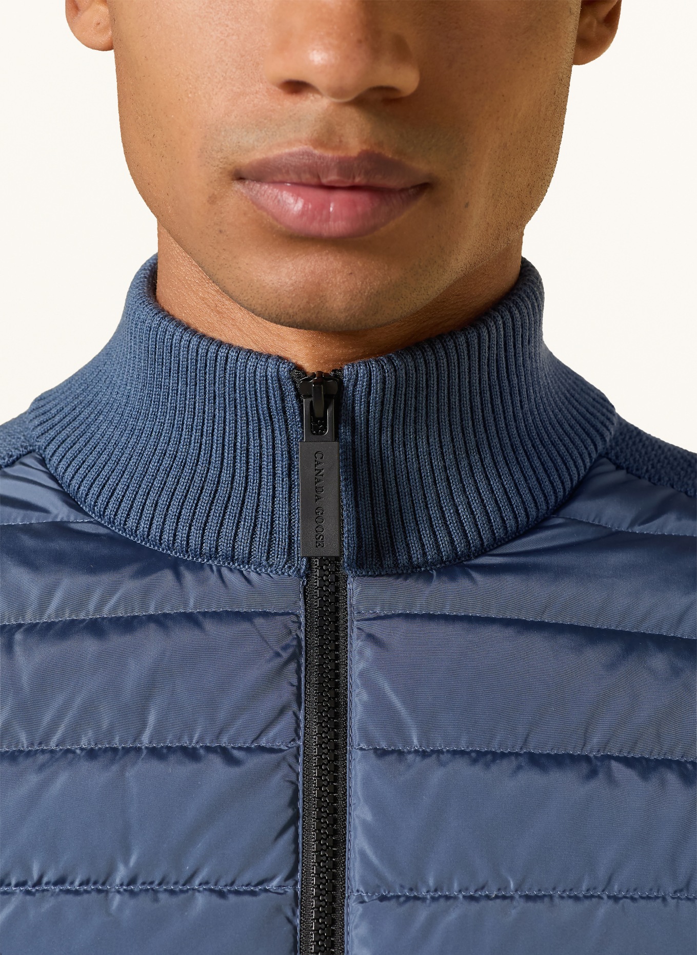 CANADA GOOSE HYBRIDGE vest in een mix van materialen: BLAUWGRIJS