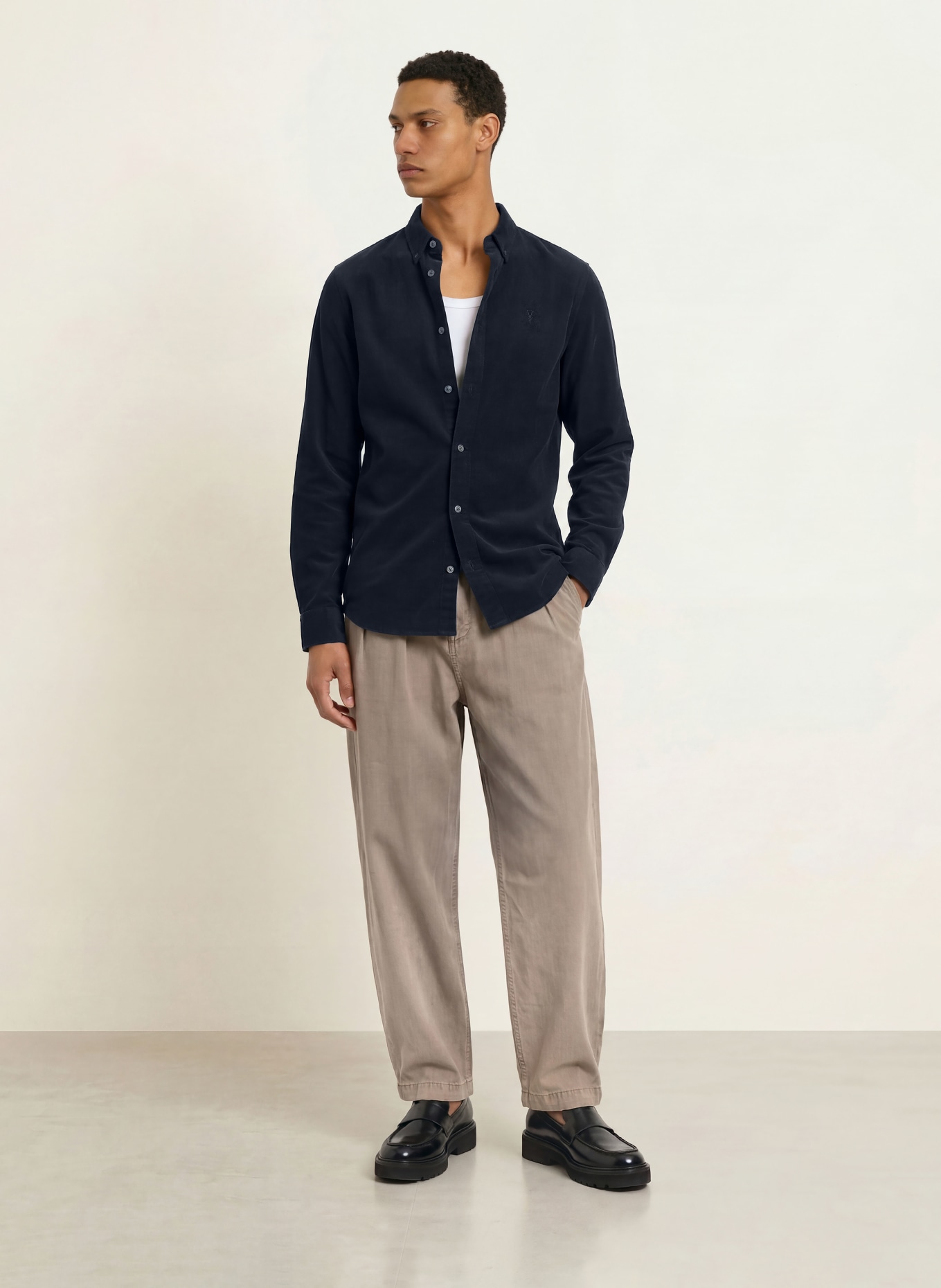 ALLSAINTS Koszula sztruksowa BIRCHWOOD slim fit: GRANATOWY