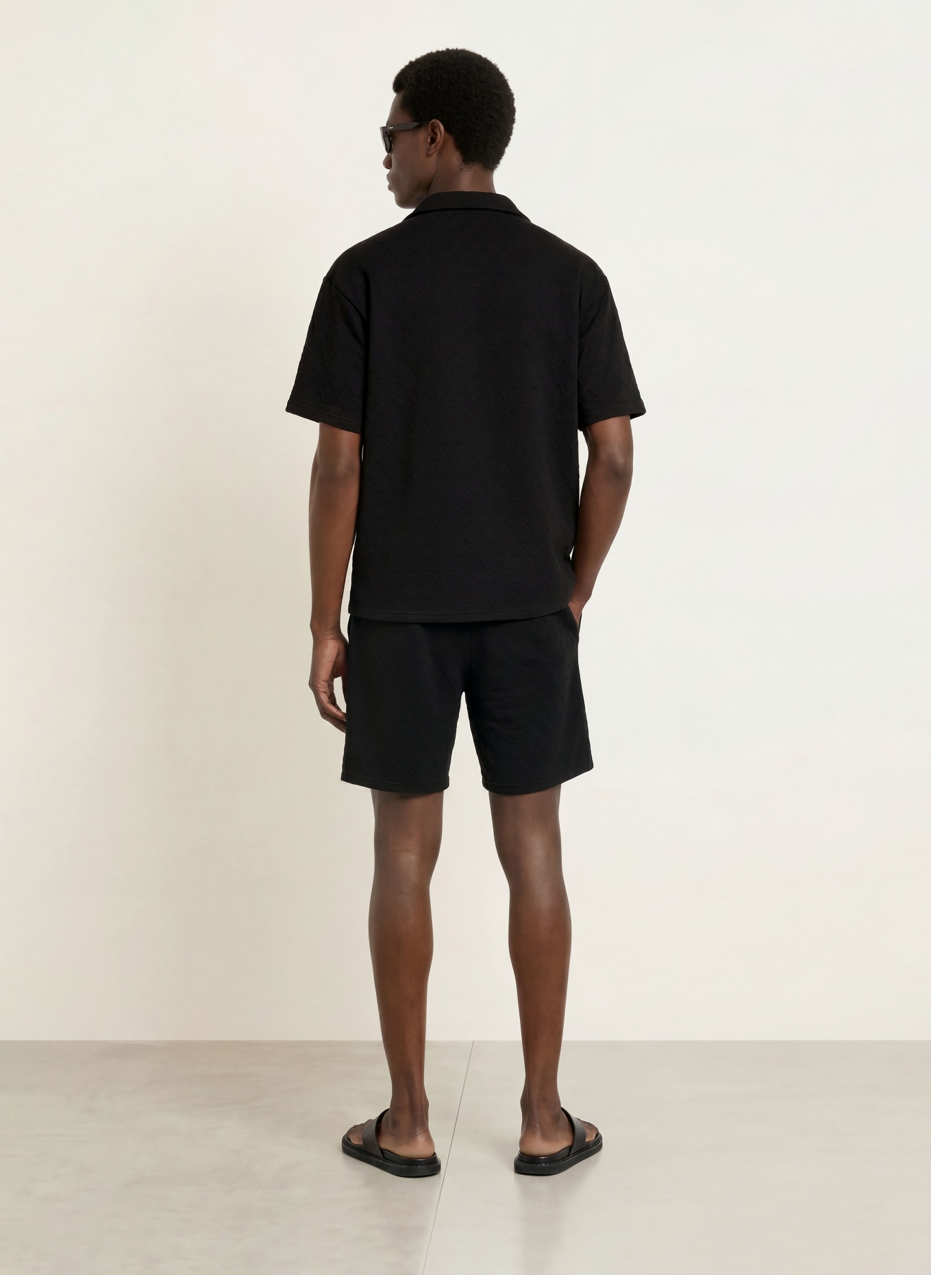 PEGADOR Shorts JOVREN: SVART