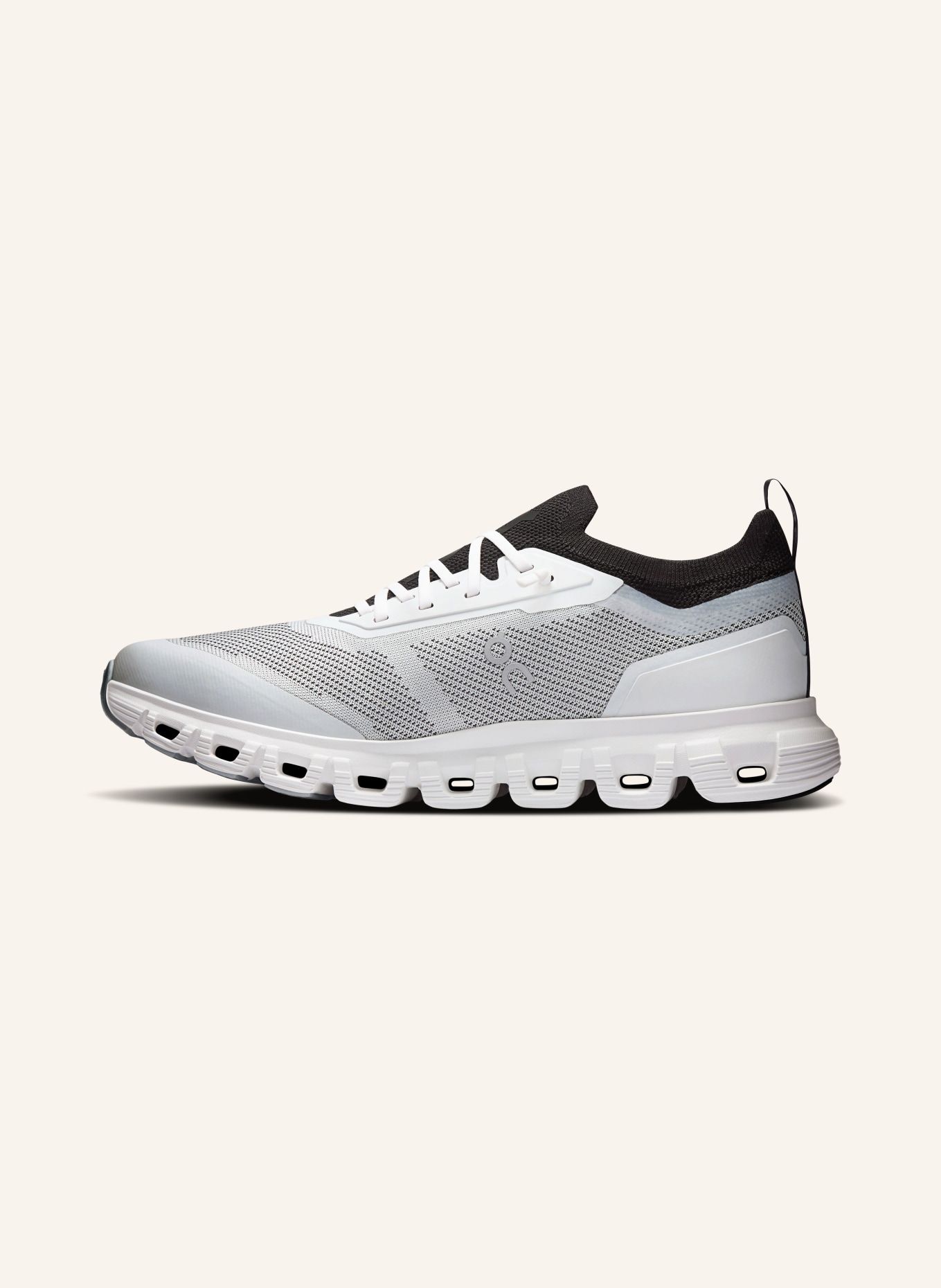 On Sneaker CLOUD 6 VERSA: SORT / HVID