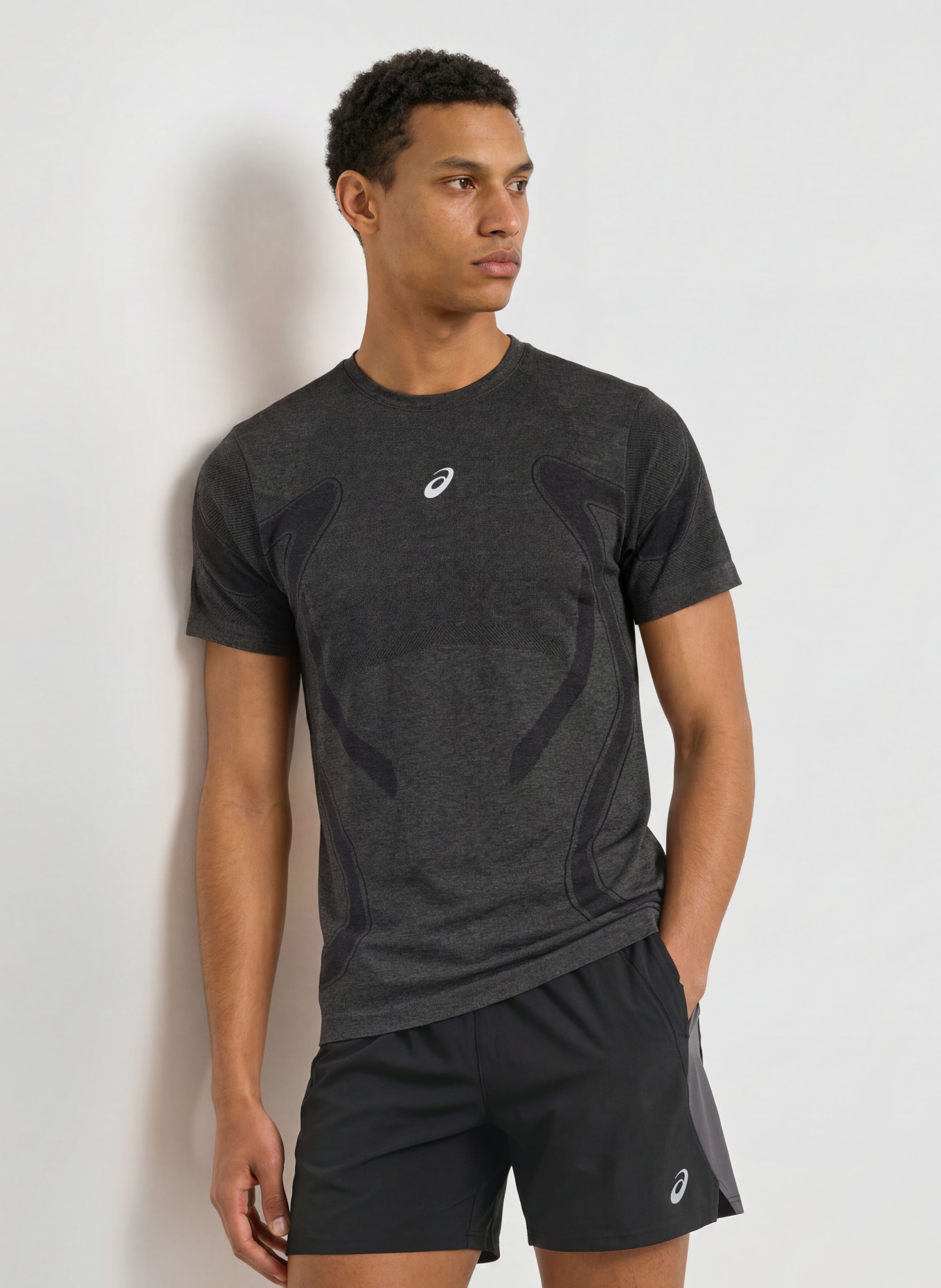 ASICS T-shirt de course ROAD SEAMLESS SS: NOIR