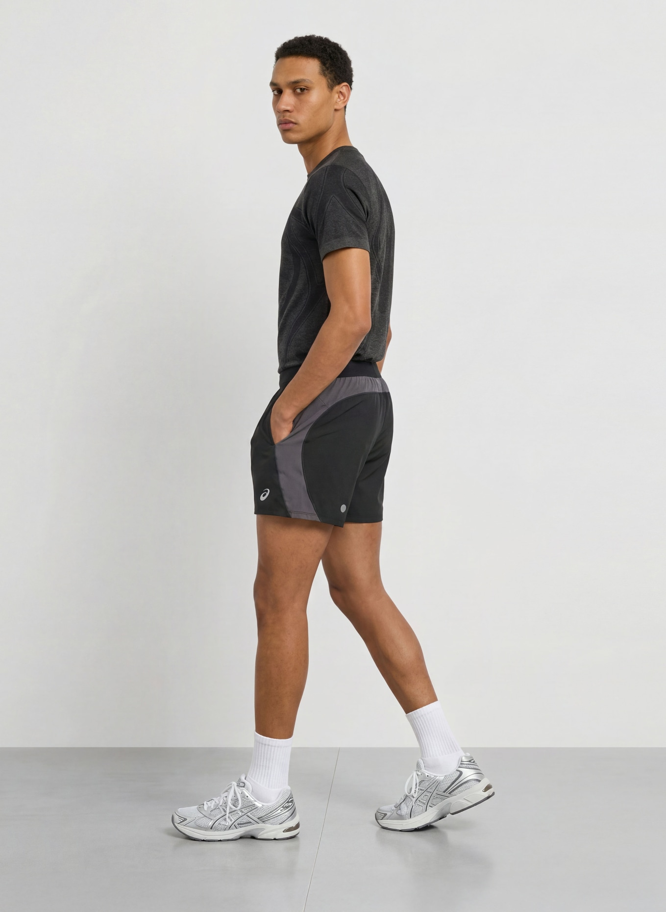 ASICS T-shirt de course ROAD SEAMLESS SS: NOIR