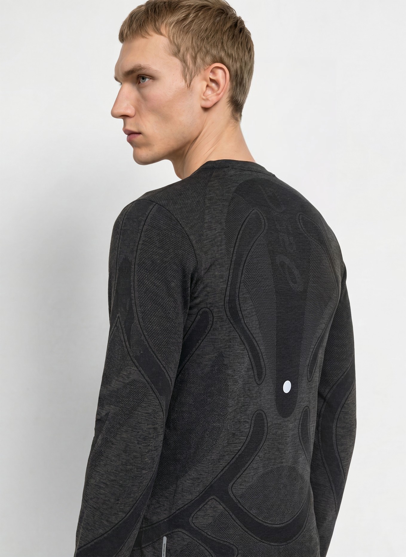 ASICS ROAD SEAMLESS LS running shirt: BLACK / DARK GRAY
