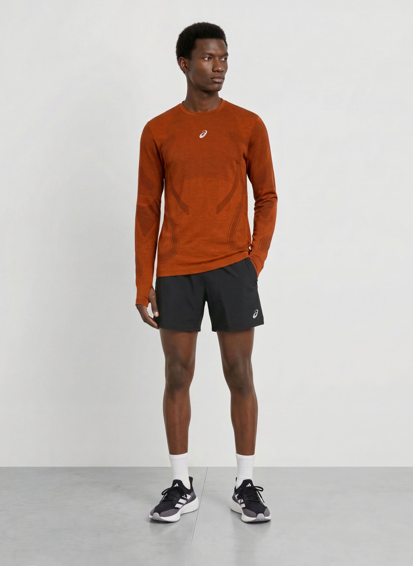 ASICS ROAD SEAMLESS LS running shirt: RED / DARK RED