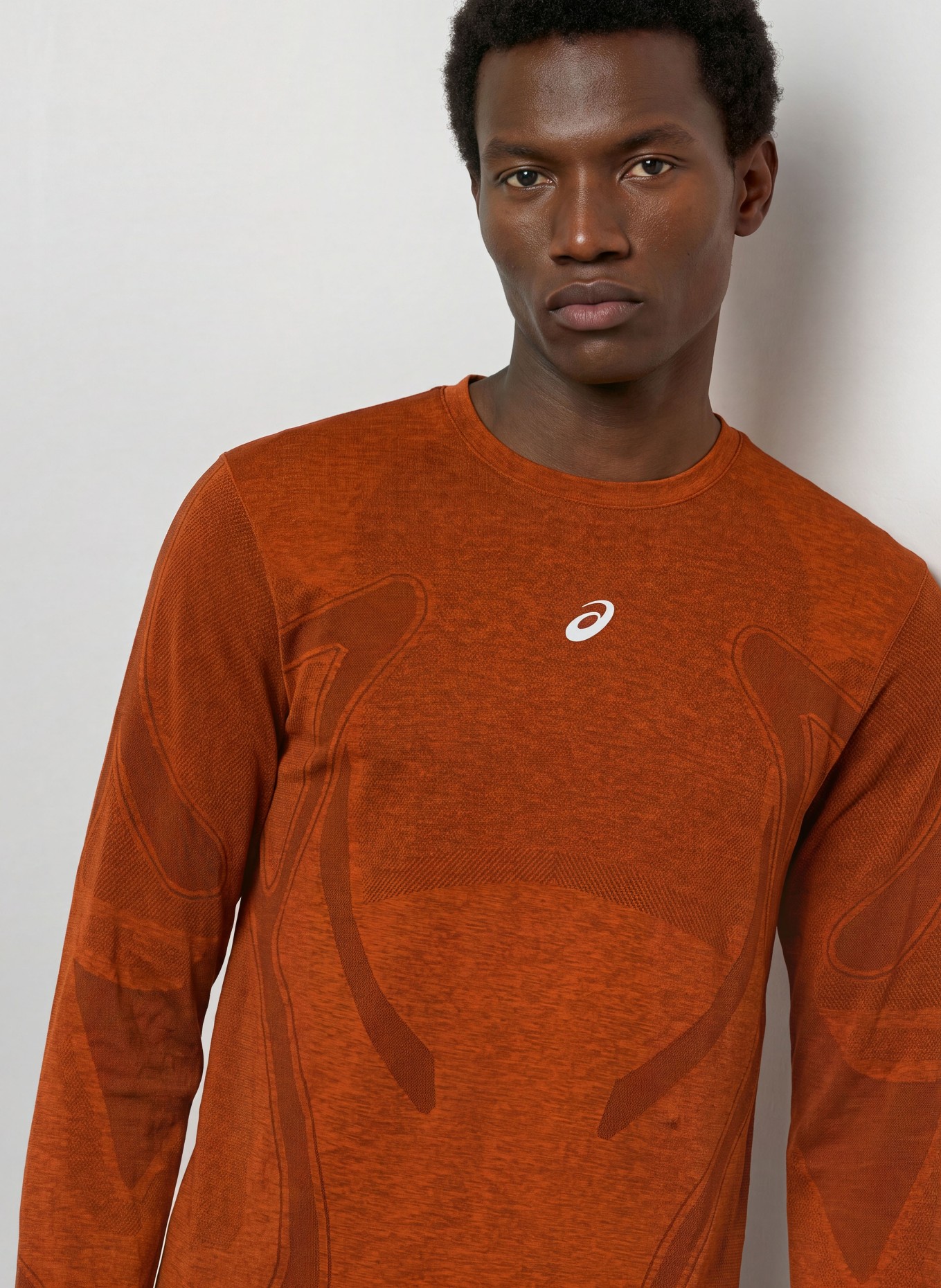 ASICS ROAD SEAMLESS LS running shirt: RED / DARK RED
