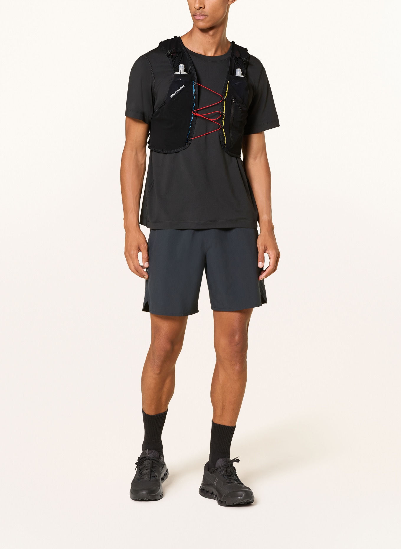 SALOMON Løbevest ADV SKIN 5 RACE FLAG: HVID / SORT