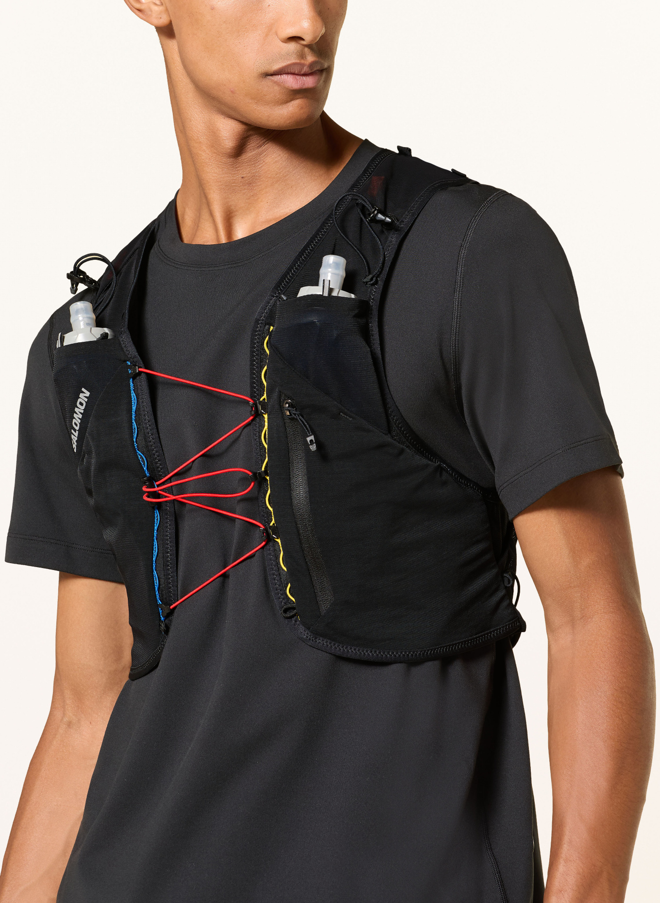 SALOMON Løbevest ADV SKIN 5 RACE FLAG: HVID / SORT