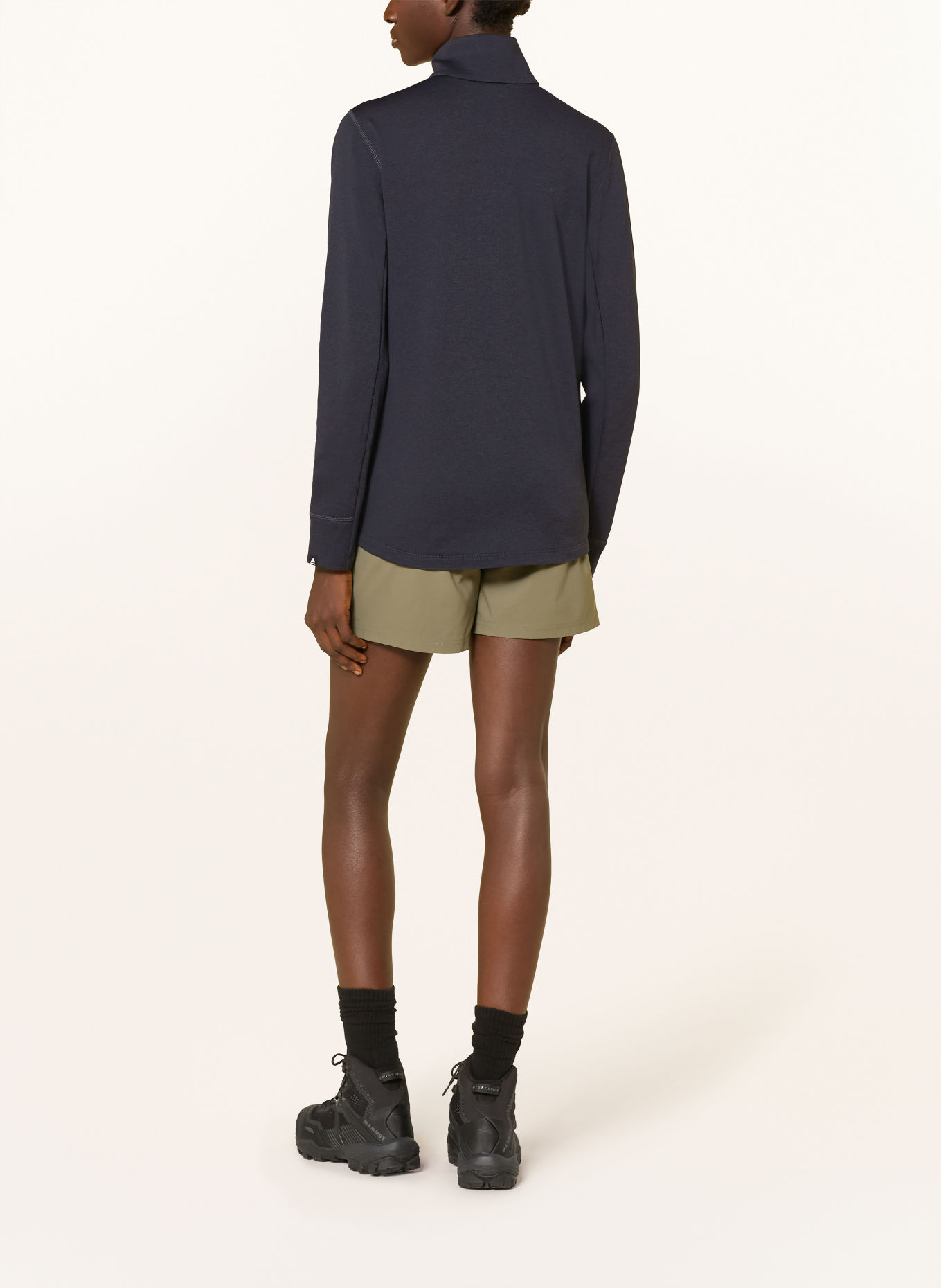 odlo Bunda Midlayer ESSENTIALS: ČERNÁ