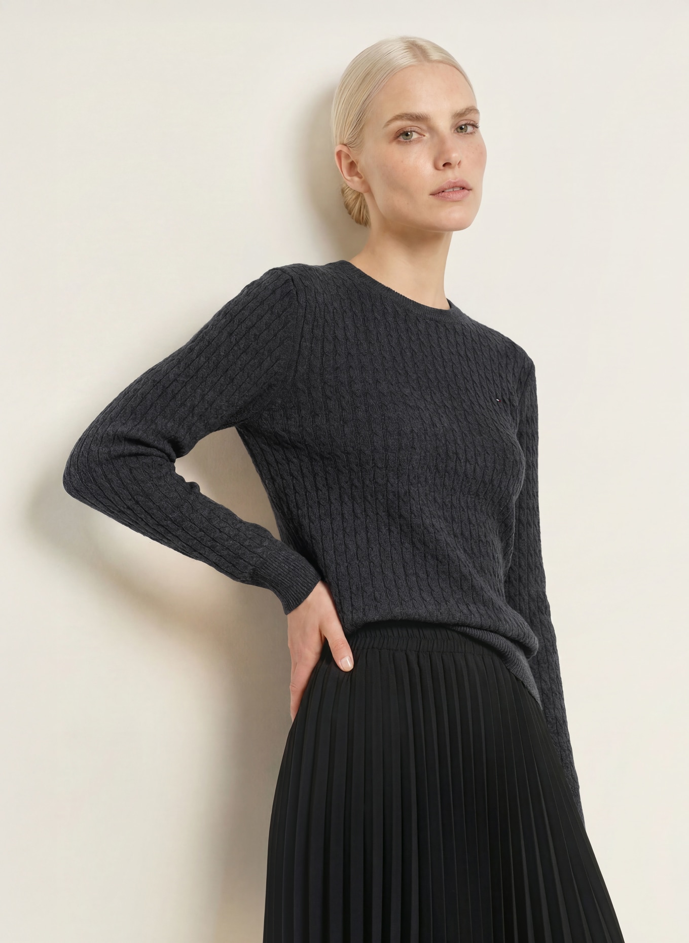 TOMMY HILFIGER Sweater: DARK GRAY
