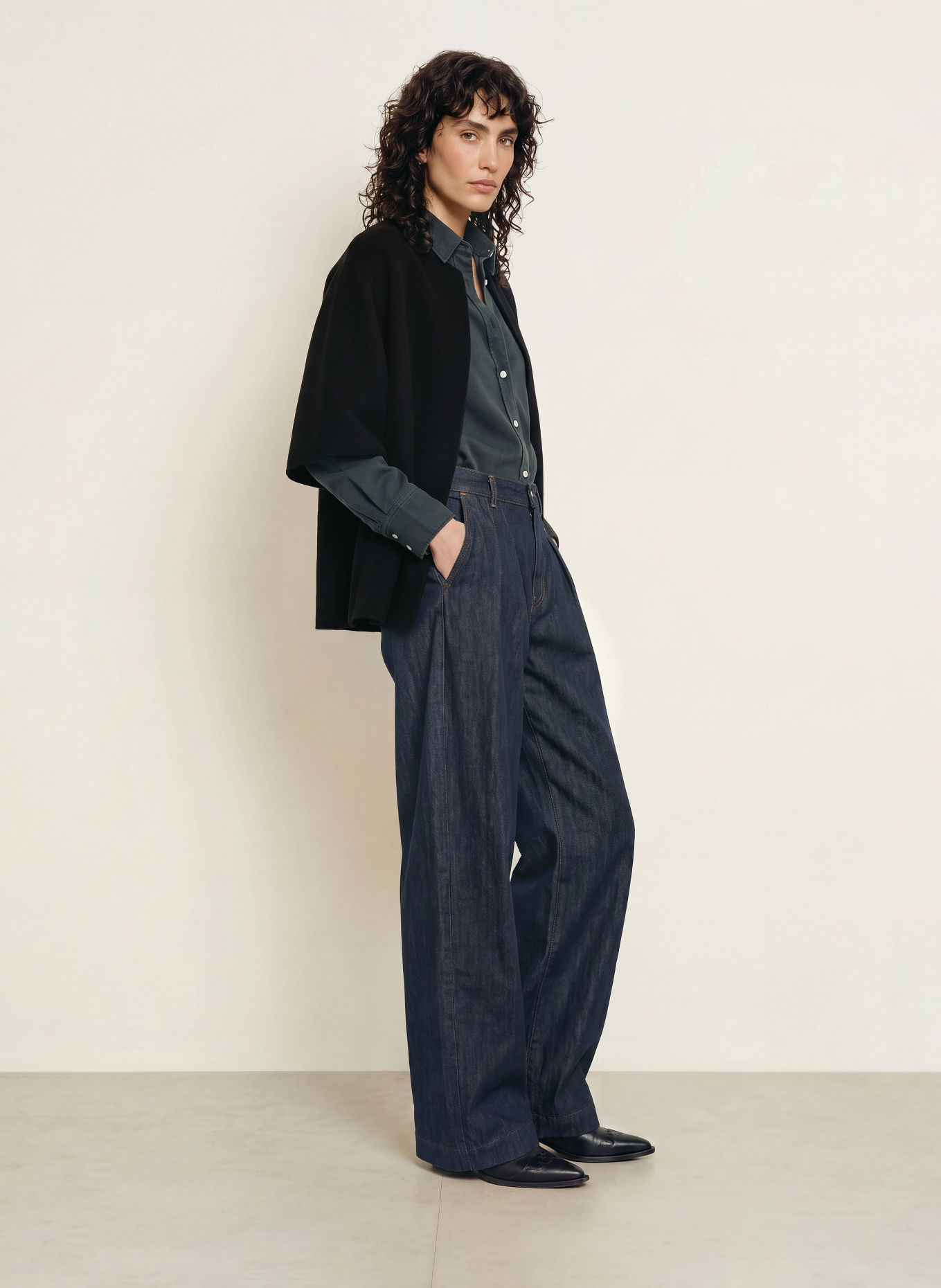 KUJTEN Veste en cachemire ASI: NOIR
