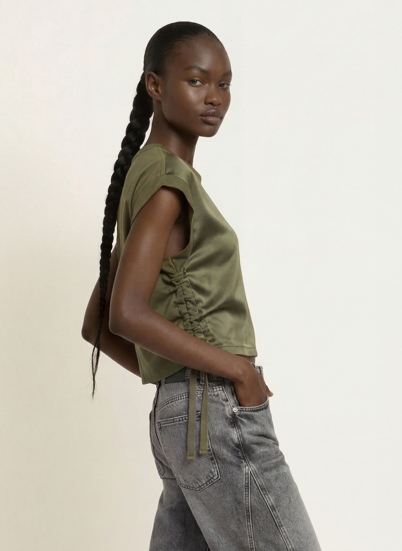 ALLSAINTS Tričko MIRA ze směsi materiálů: OLIVOVÁ