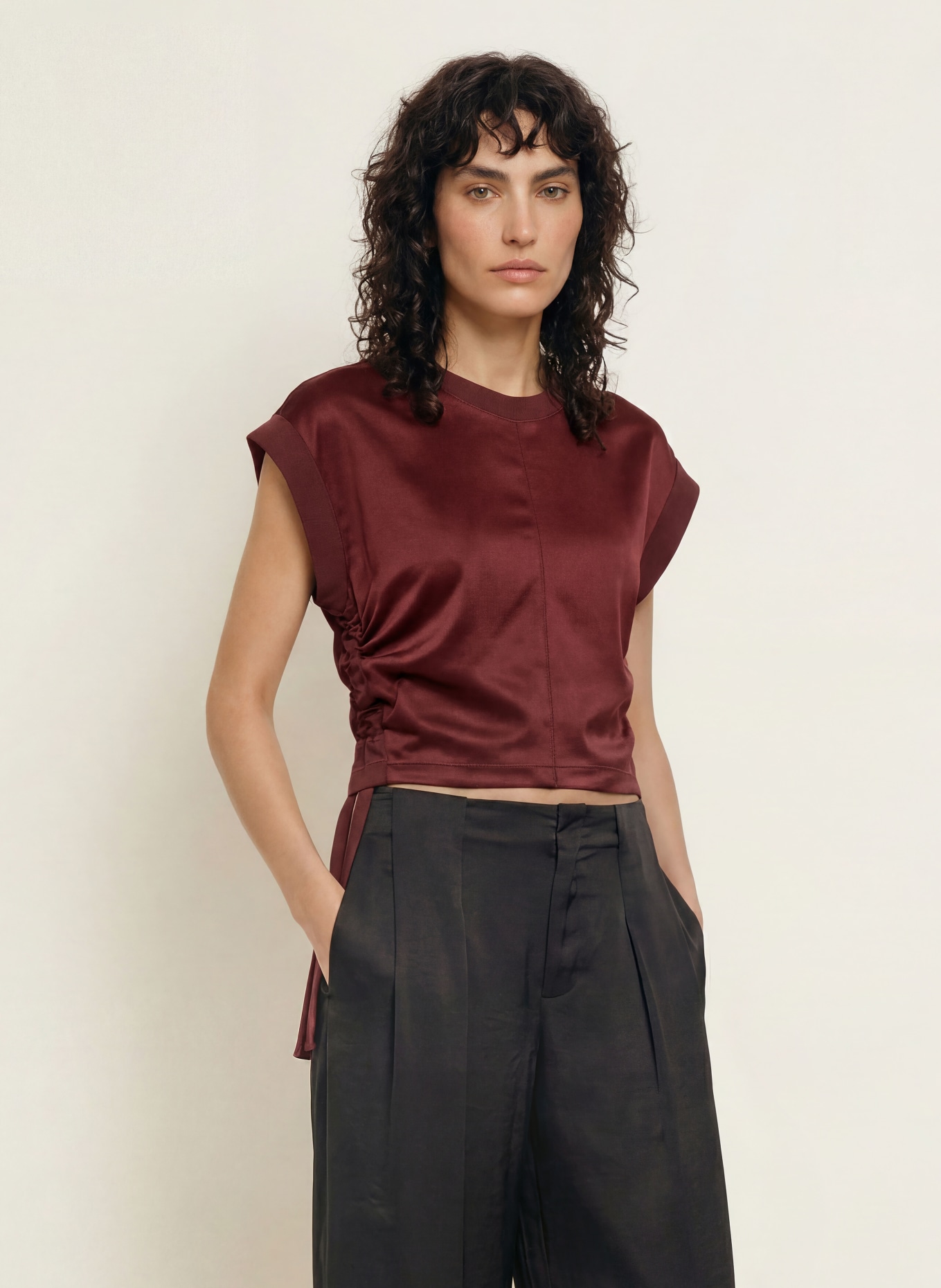ALLSAINTS Tričko MIRA ze směsi materiálů: TMAVĚ ČERVENÁ