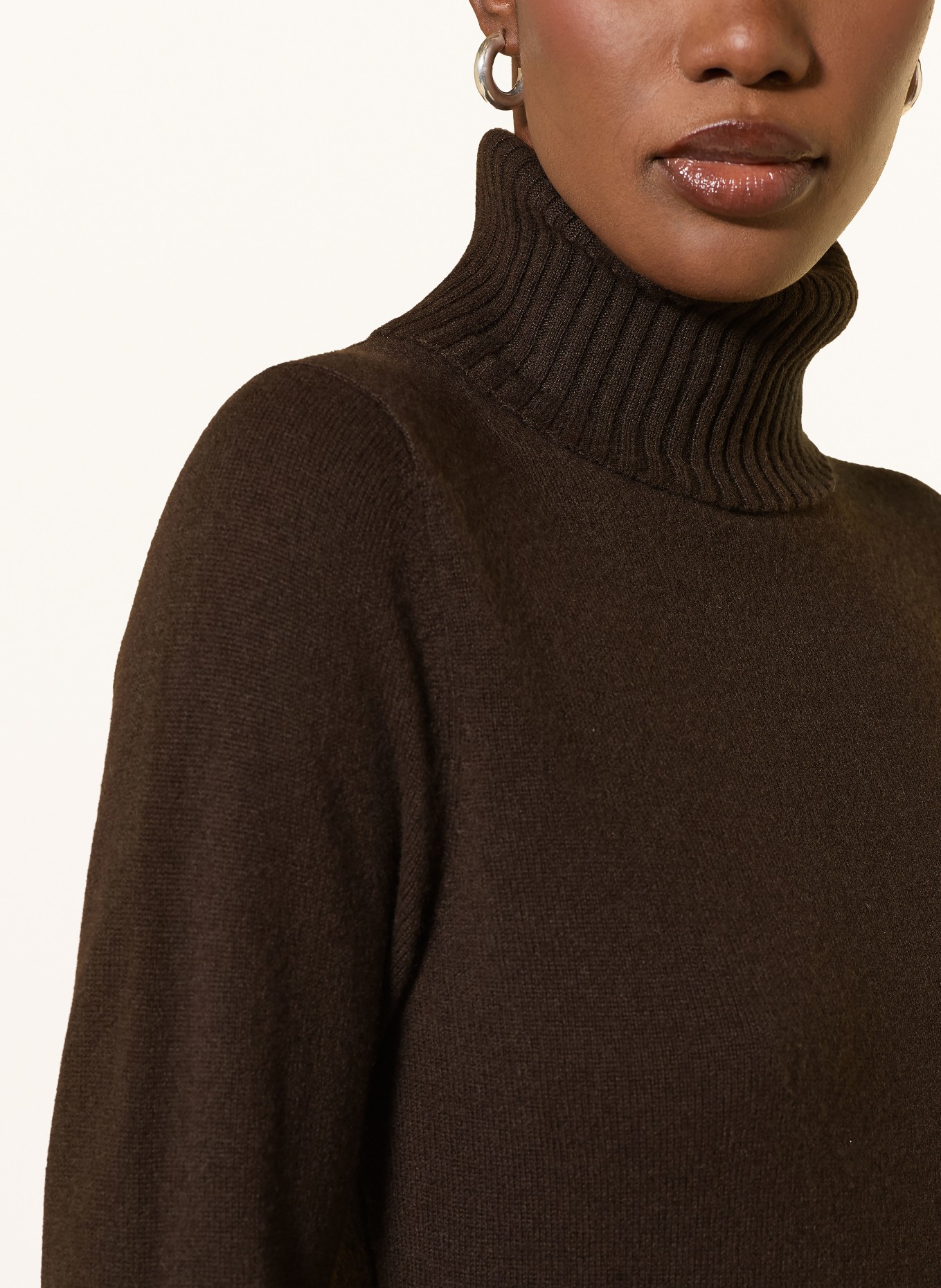 FTC CASHMERE Pull à col roulé en cachemire: MARRON FONCÉ