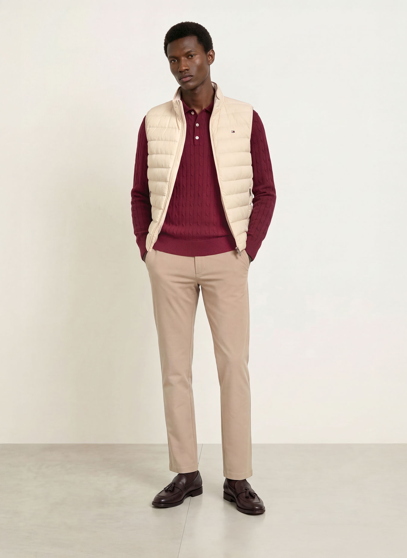 TOMMY HILFIGER Vadderad väst: GRÄDDE