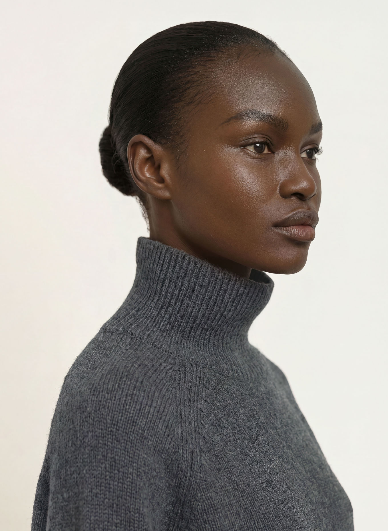 Juvia RIKE turtleneck sweater: DARK GRAY