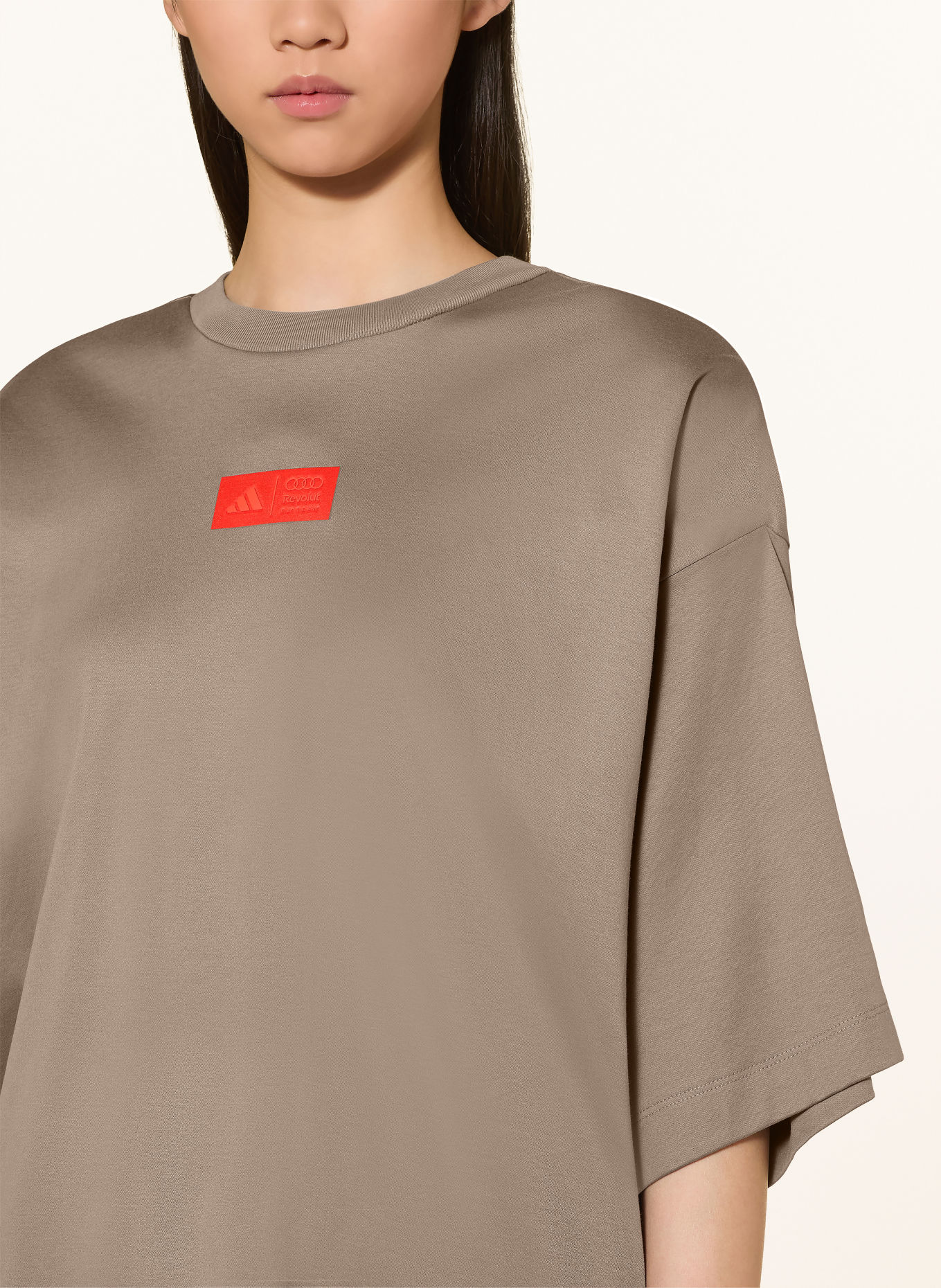 adidas AUDI FORMULA ONE TEAM ELEVATED GRAPHIC T-shirt: KHAKI