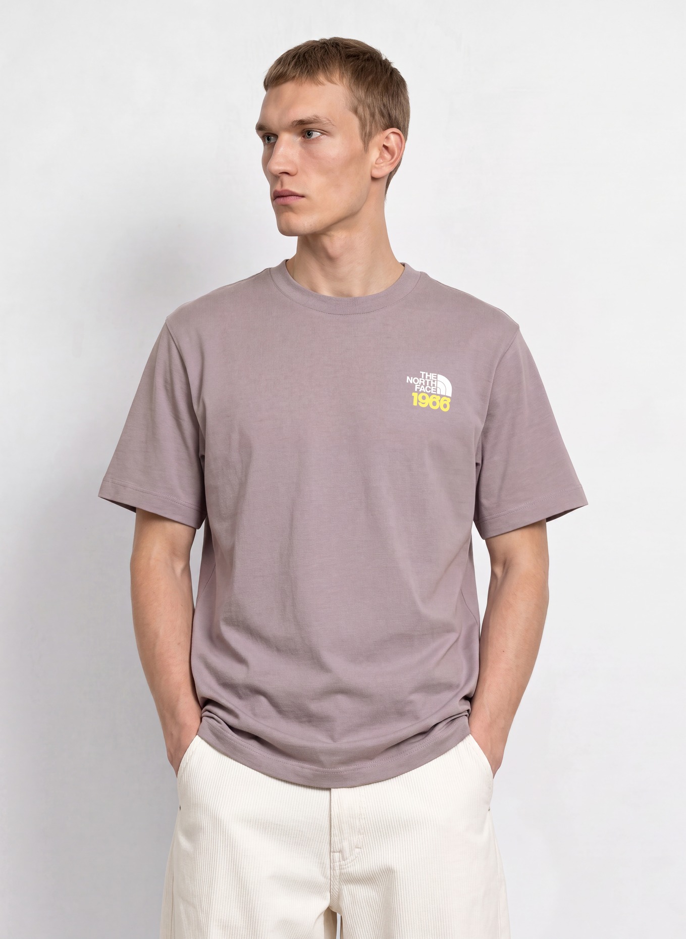 THE NORTH FACE T-shirt 1966 MOTION: LJUSLILA / GUL / VIT