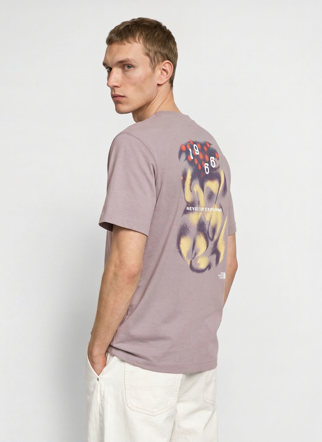 THE NORTH FACE T-shirt 1966 MOTION: LJUSLILA / GUL / VIT