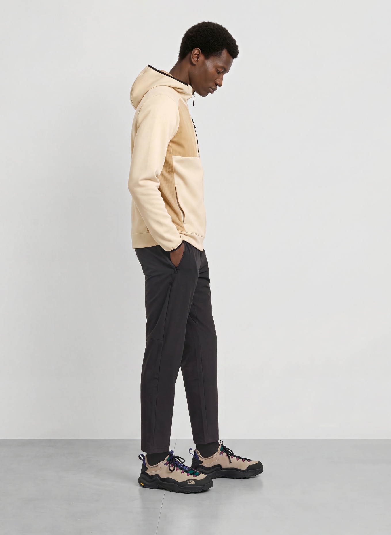 THE NORTH FACE Mellanlagerjacka MOUNTAIN ATHLETICS: BEIGE / KAMEL / SVART