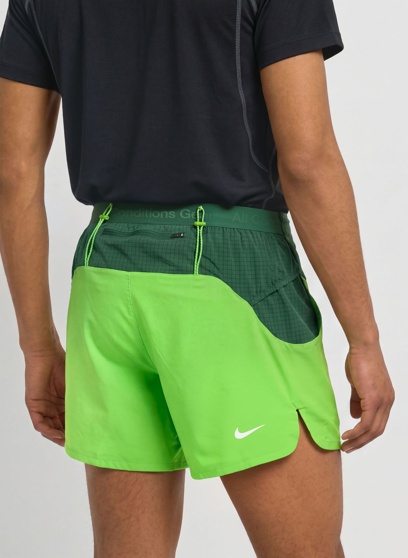 Nike Běžecké šortky 2 v 1 ACG SECOND SUNRISE: ZELENÁ