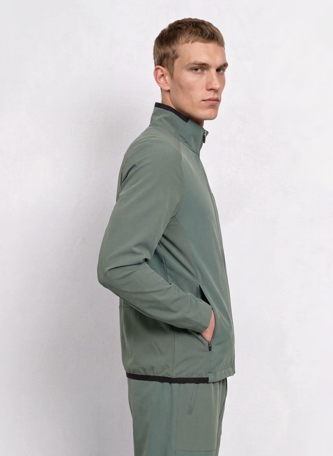 JOY sportswear Funktionsjacke TILAN im Materialmix: GRÜN