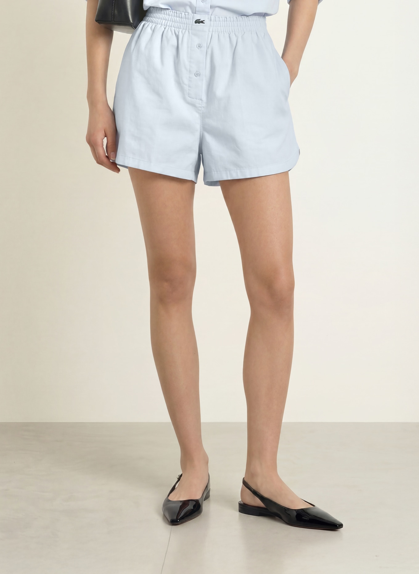 LACOSTE Shorts mit Leinen: HELLBLAU