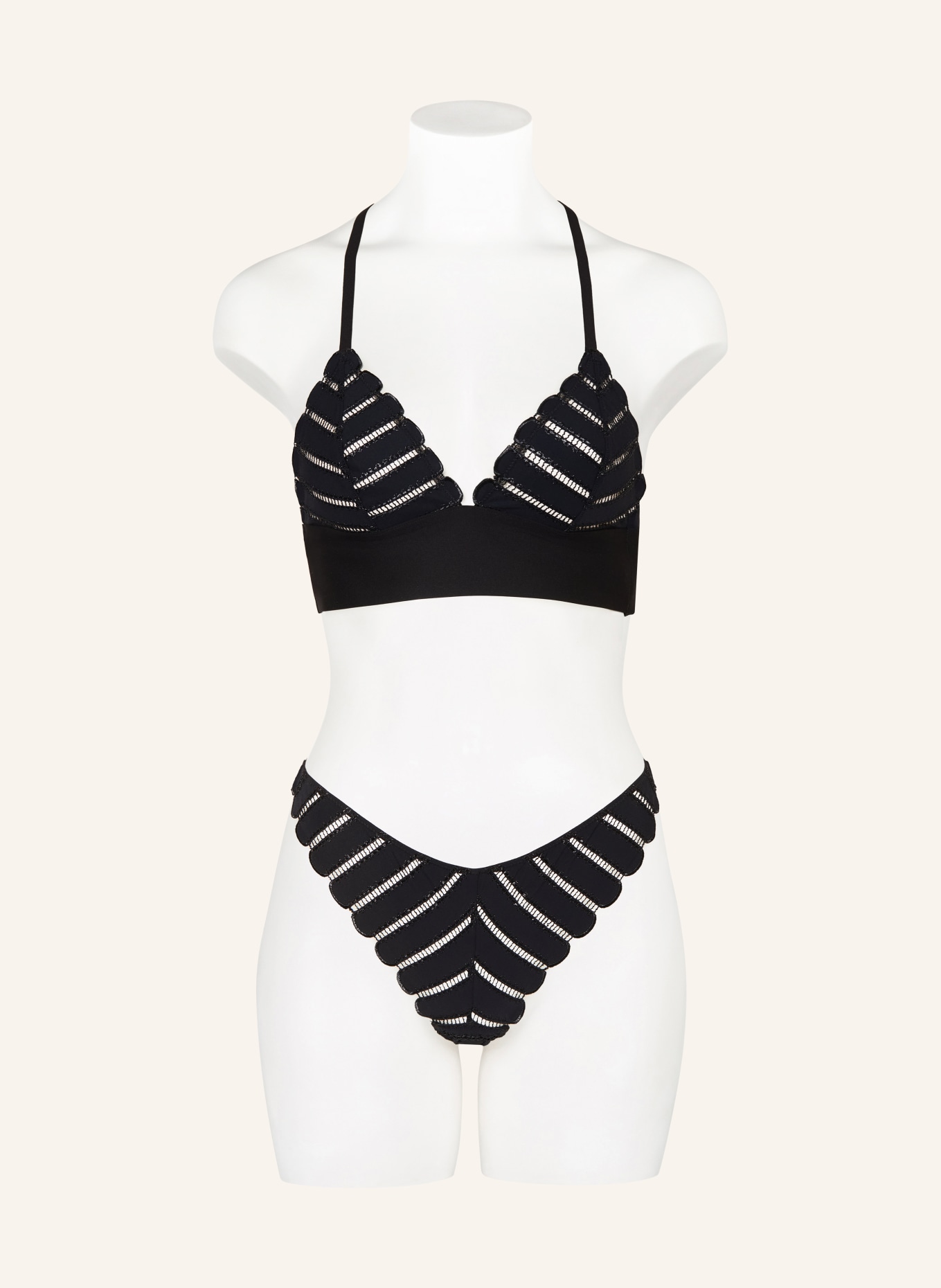 LIVY GRAMERCY string with cutout: BLACK