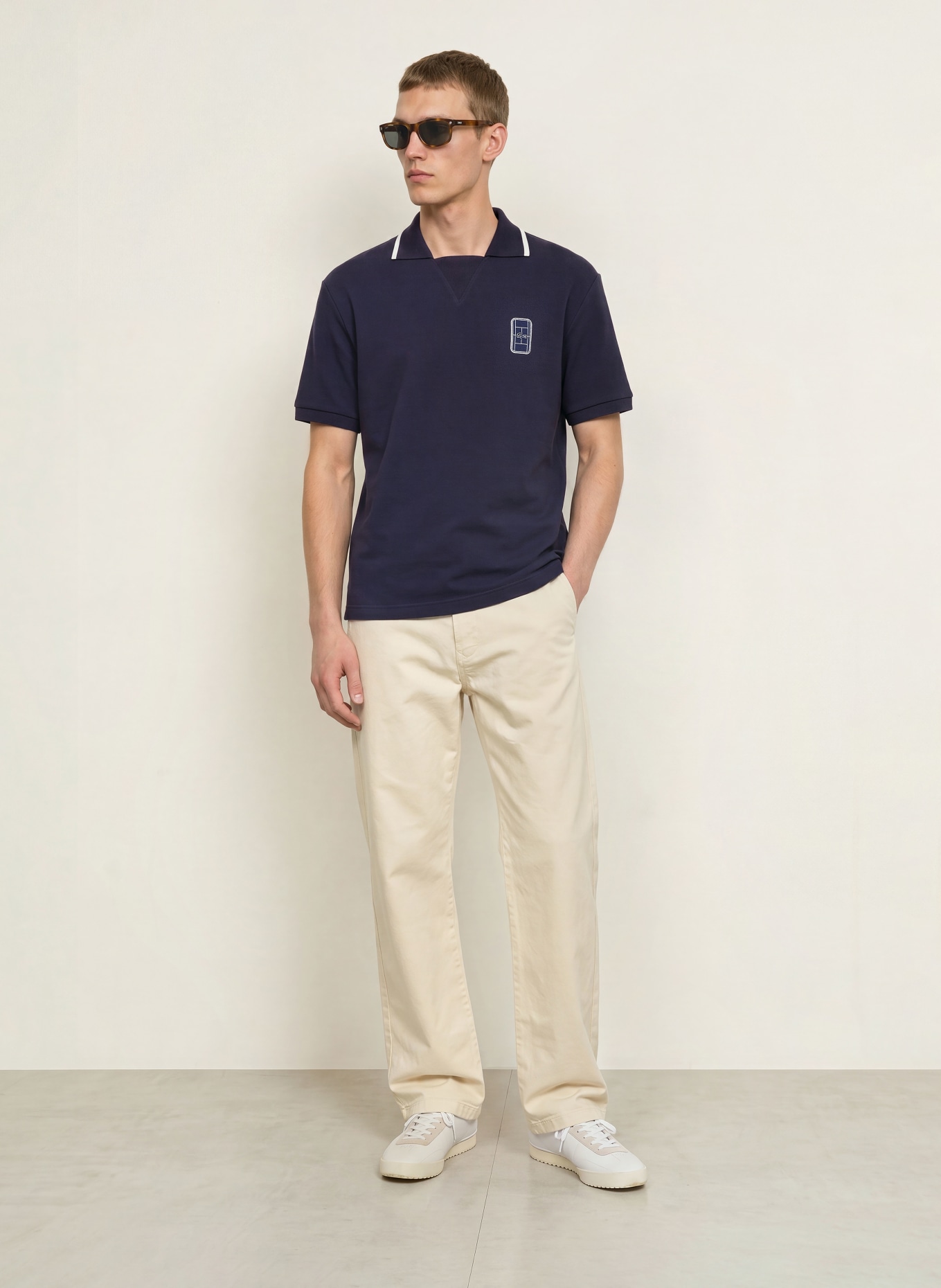 LACOSTE Piqué-poloskjorte i løs pasform: MØRKEBLÅ / HVID