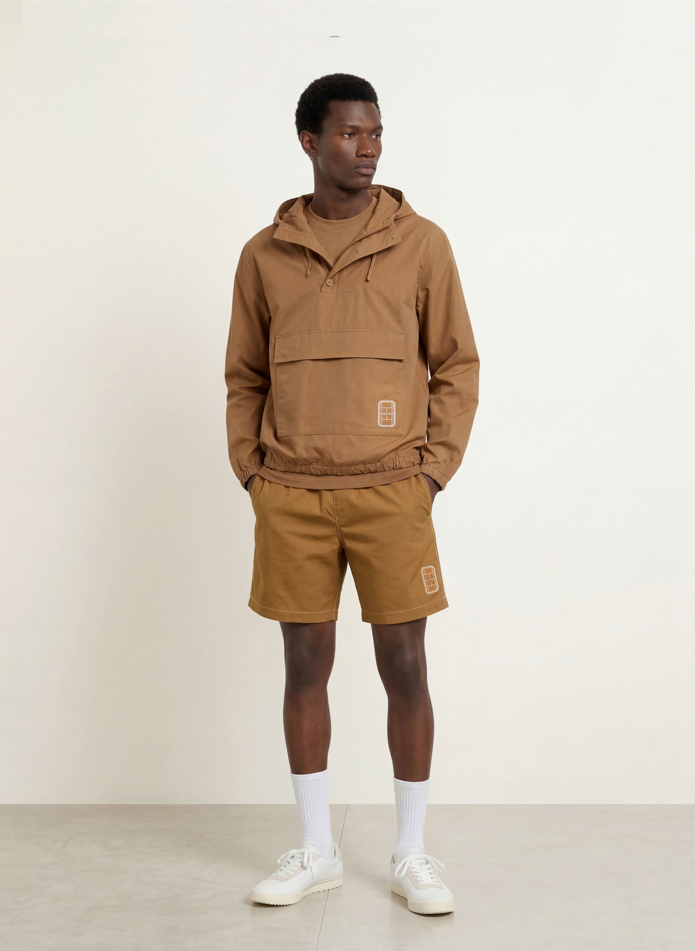 LACOSTE Shorts i afslappet pasform: LYSEBRUN
