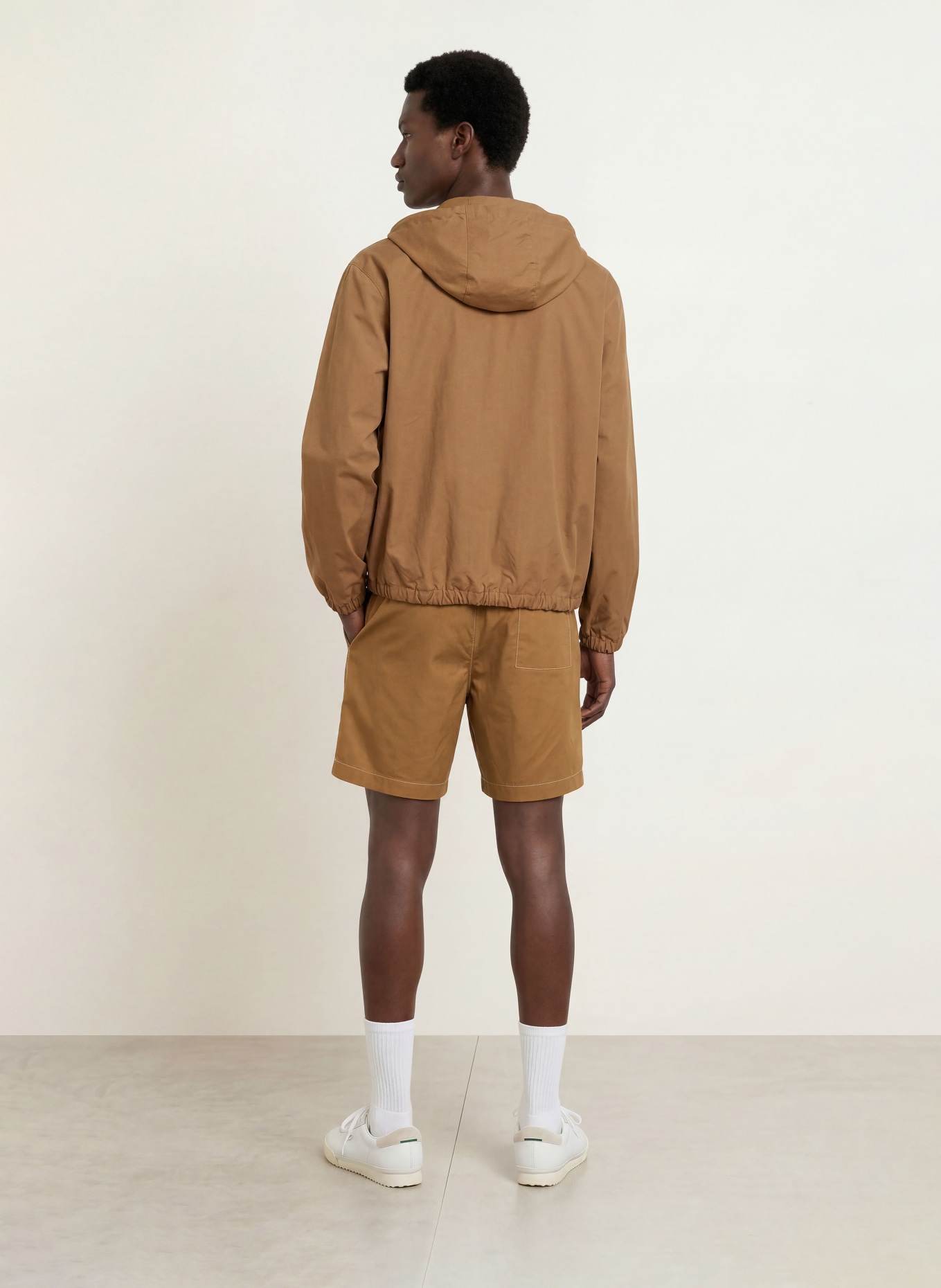 LACOSTE Shorts i afslappet pasform: LYSEBRUN