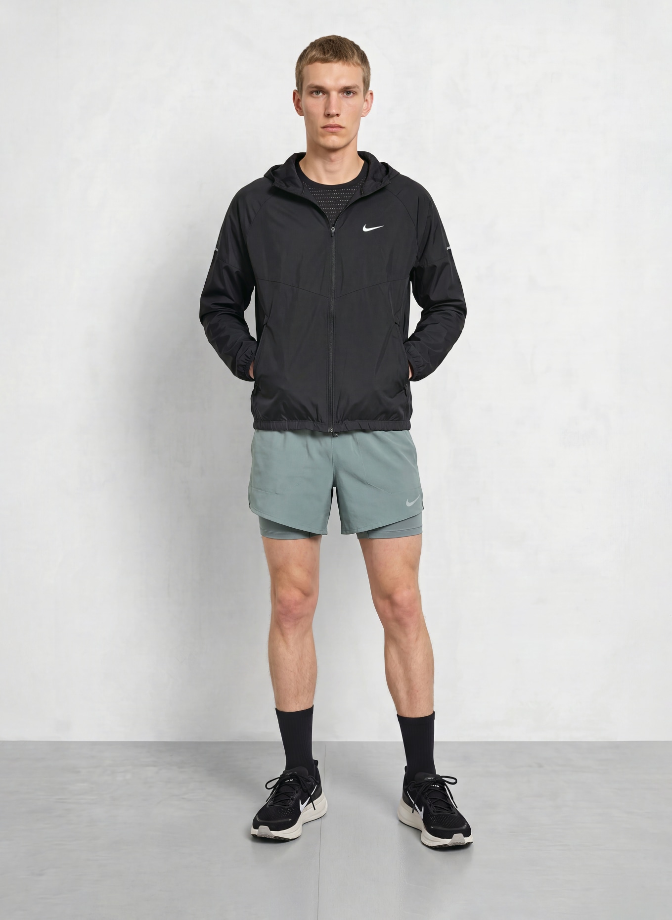 Nike 2-in-1-Laufshorts STRIDE: GRAU