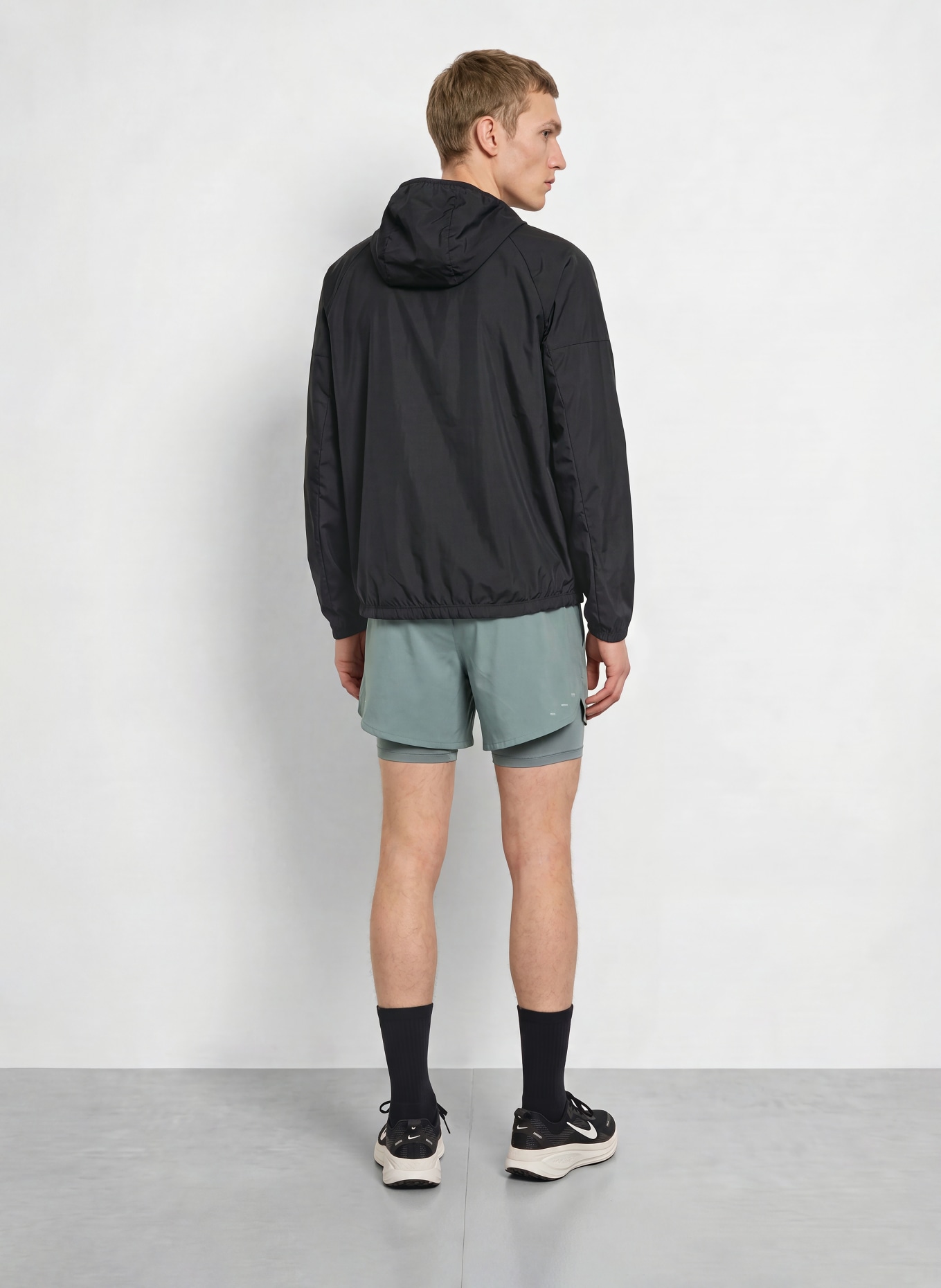 Nike 2-in-1-Laufshorts STRIDE: GRAU