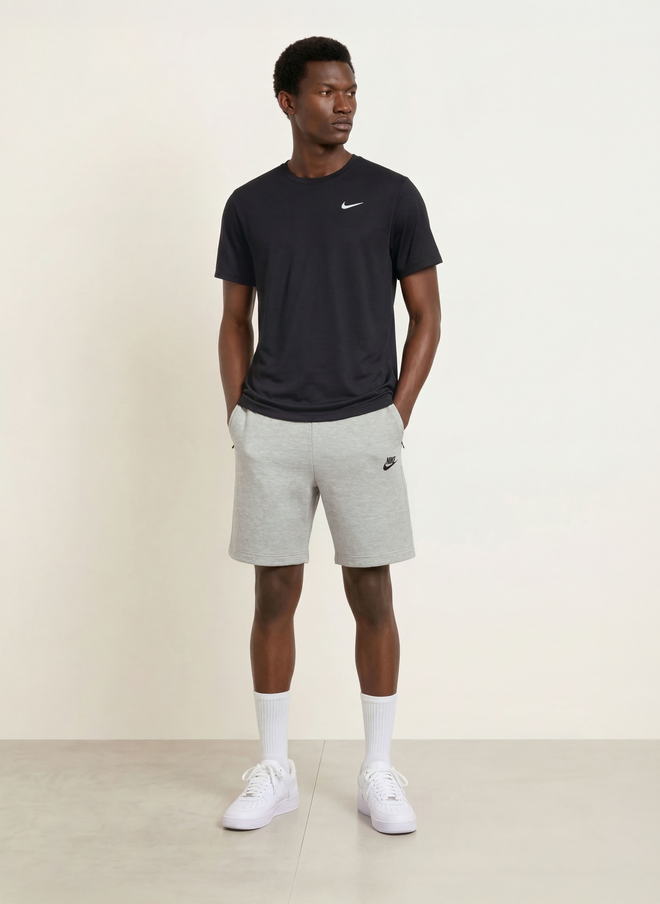 Nike TECH Sweat shorts: LIGHT GRAY