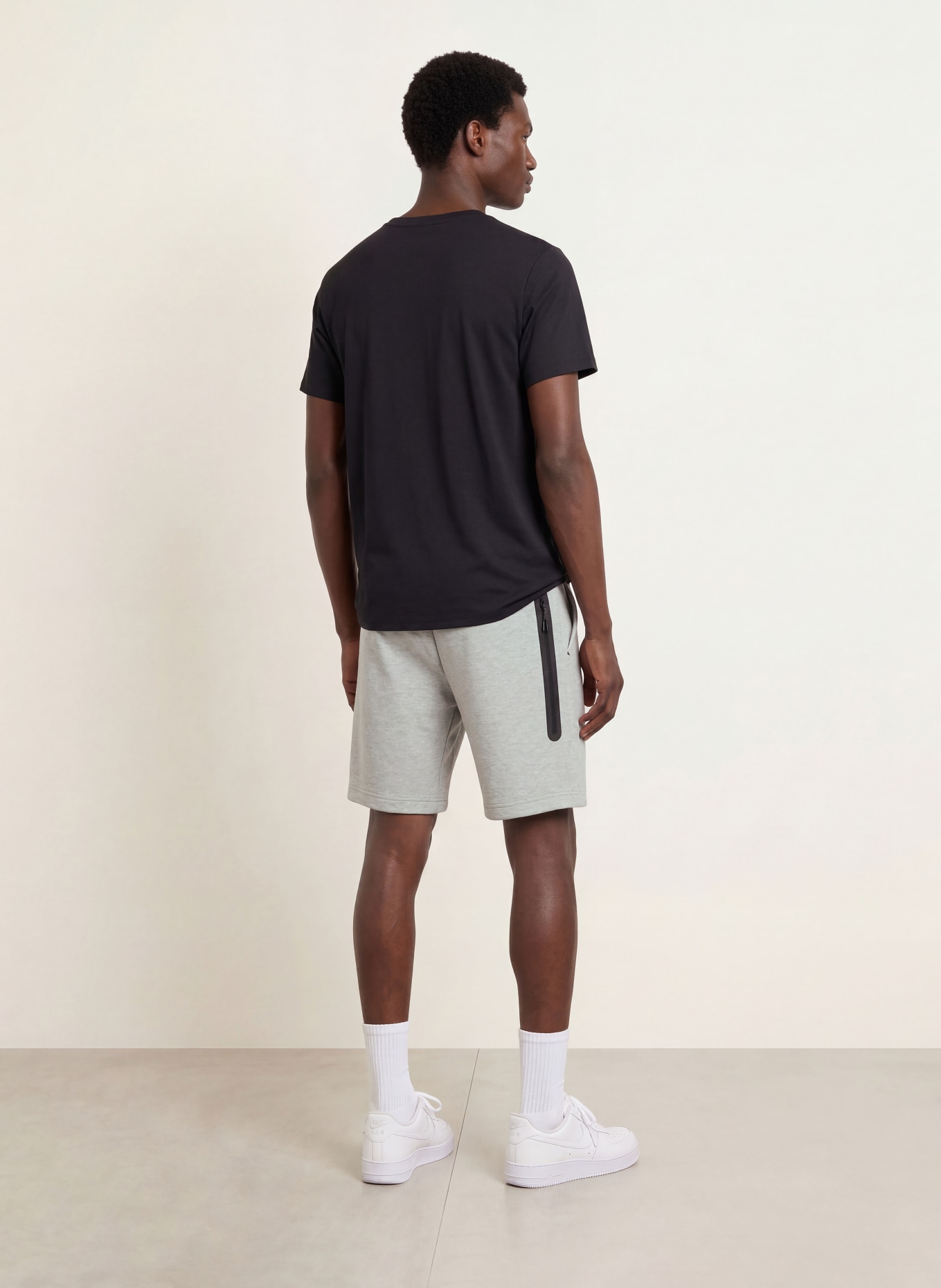 Nike TECH Sweat shorts: LIGHT GRAY