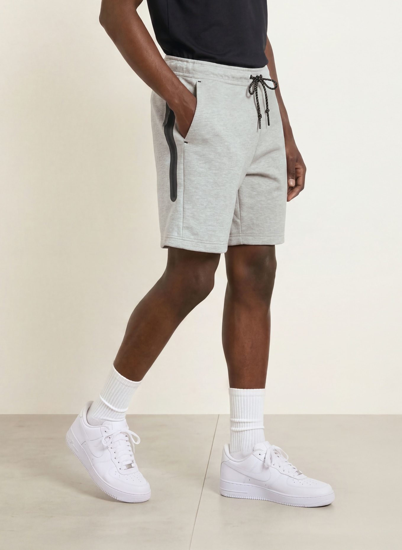 Nike TECH Sweat shorts: LIGHT GRAY