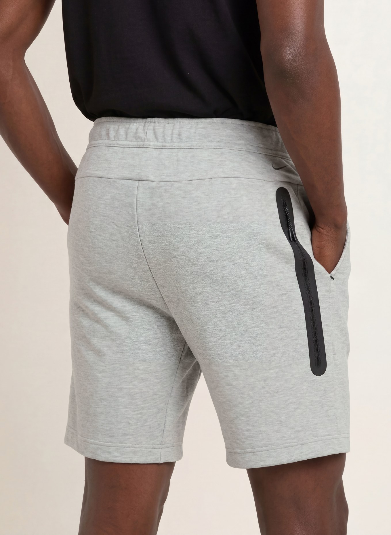 Nike TECH Sweat shorts: LIGHT GRAY
