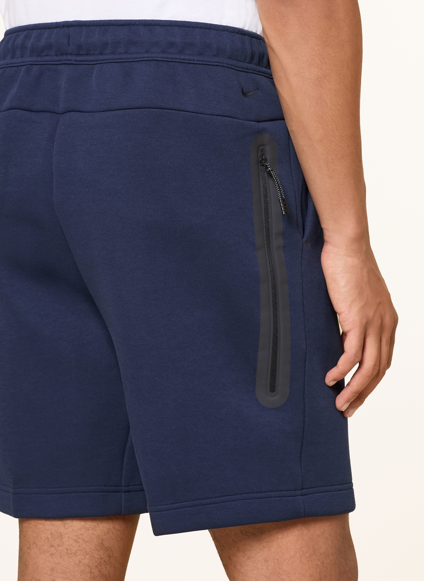 Nike Sweatshorts TECH: DUNKELBLAU